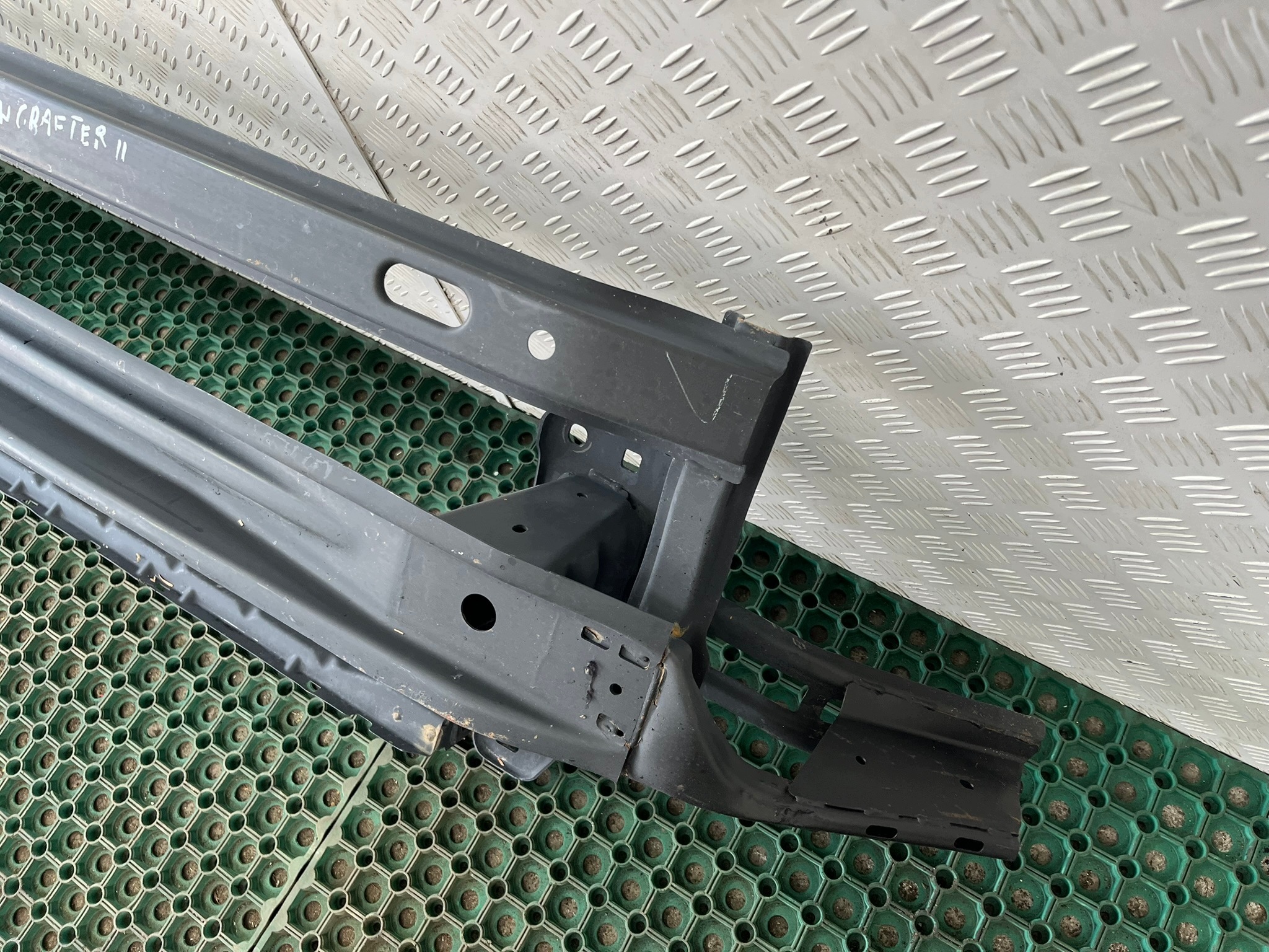 VW CRAFTER II 2017- sider below bumper bar, wall front front