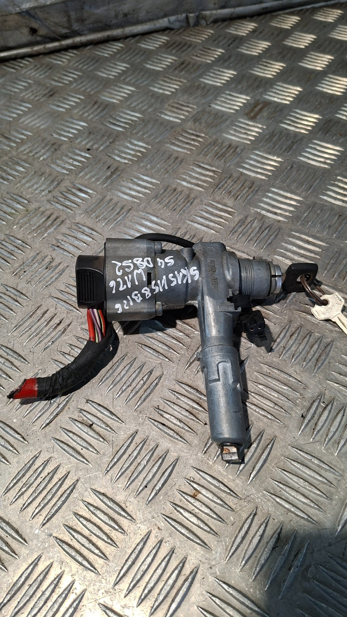 ignition MERCEDES W126