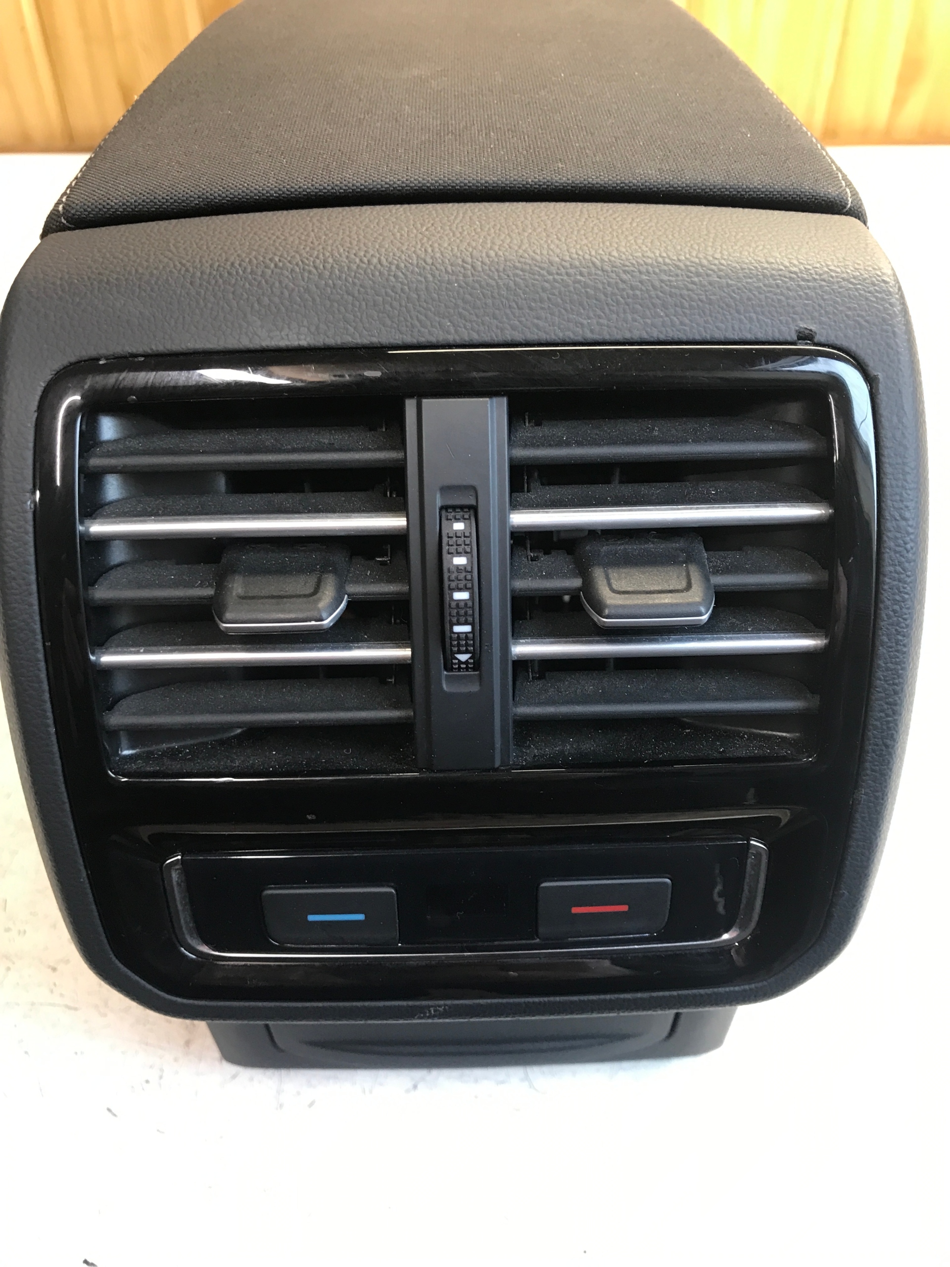 TUNEL mitte Steuergerät 230V PASSAT B8