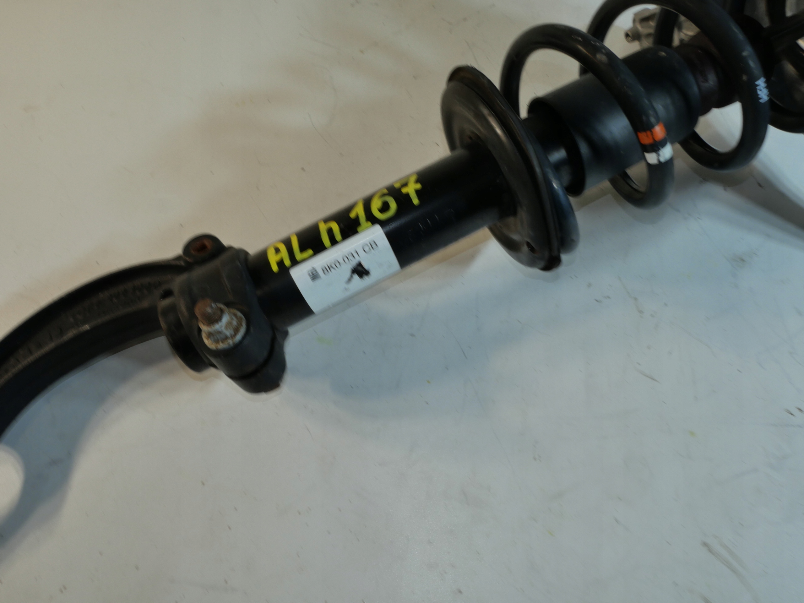 AUDI A4 B8 Amortiseur Avant 8K0031CB