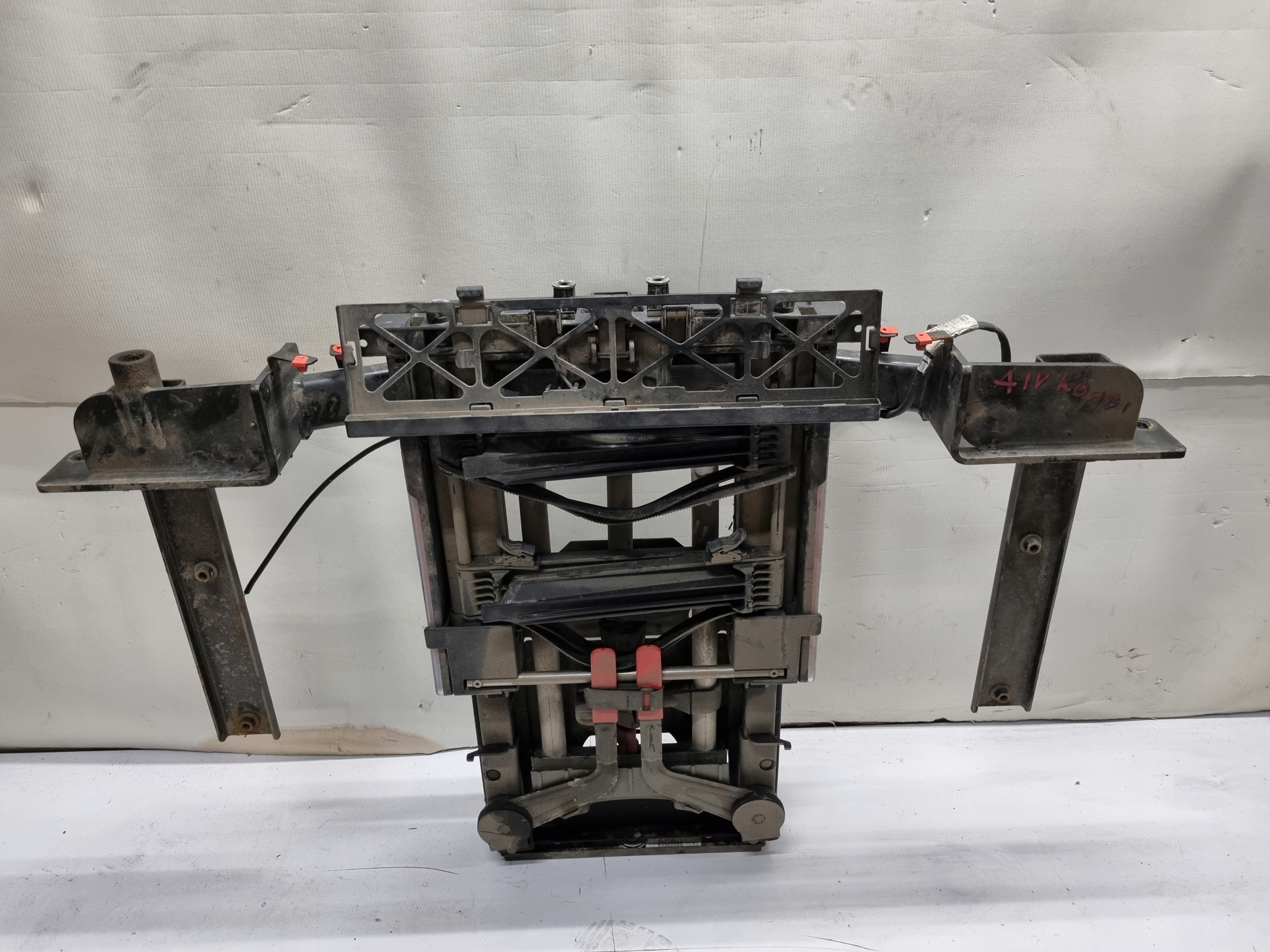 ASTRA J УНИВЕРСАЛ СТОЙКА ДЛЯ ВЕЛОСИПЕДОВ ORI