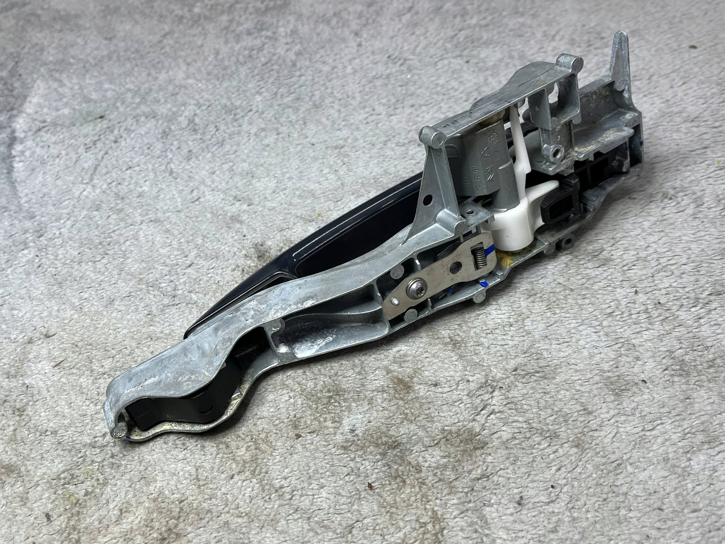exterior handle door przednich front side left Peugeot 208 and 9101GH