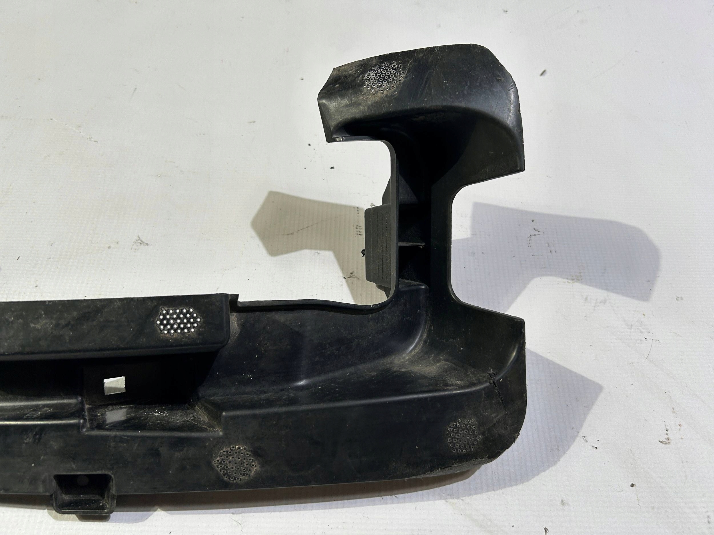 support holder lights of a bumper left front Jeep Grand Cherokee WL 2021