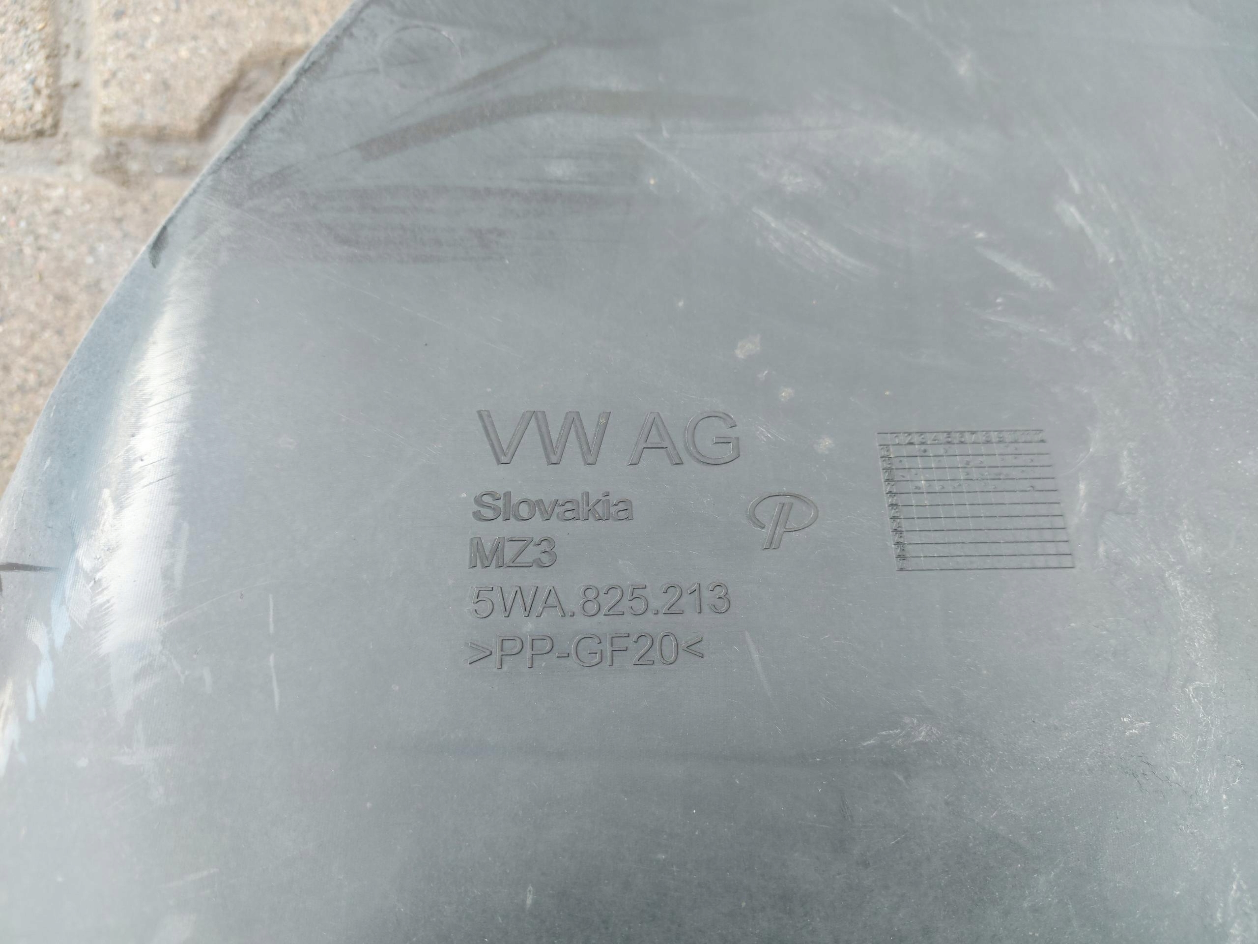 Audi A3 8Y4 HB 5D Blende Abdeckung Unterfahrschutz 5WA825213
