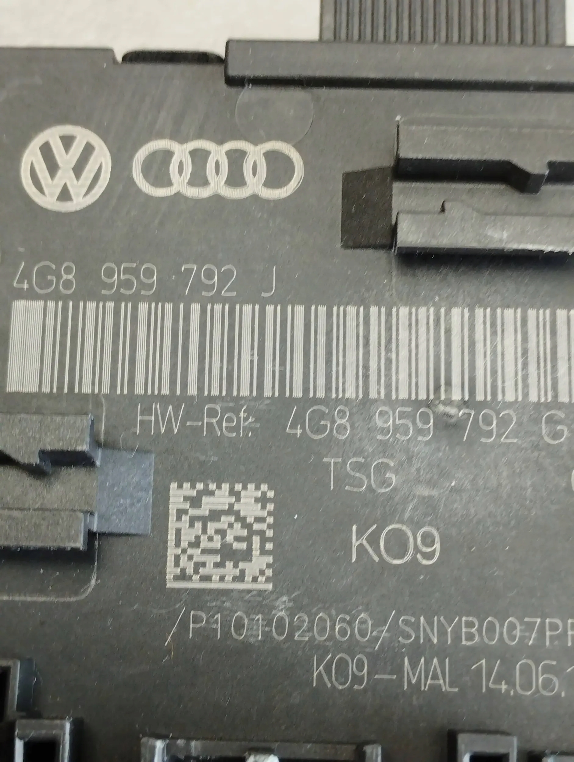 Audi A6 C7 4G modul dveře pravý předek 4G8959792J