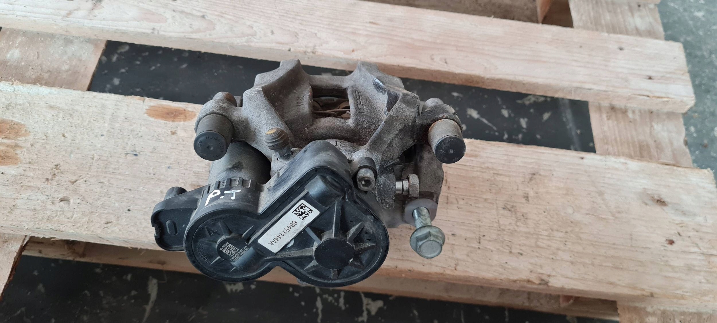 Chrysler Pacifica 2022 caliper brake right rear part rear 68451144AA