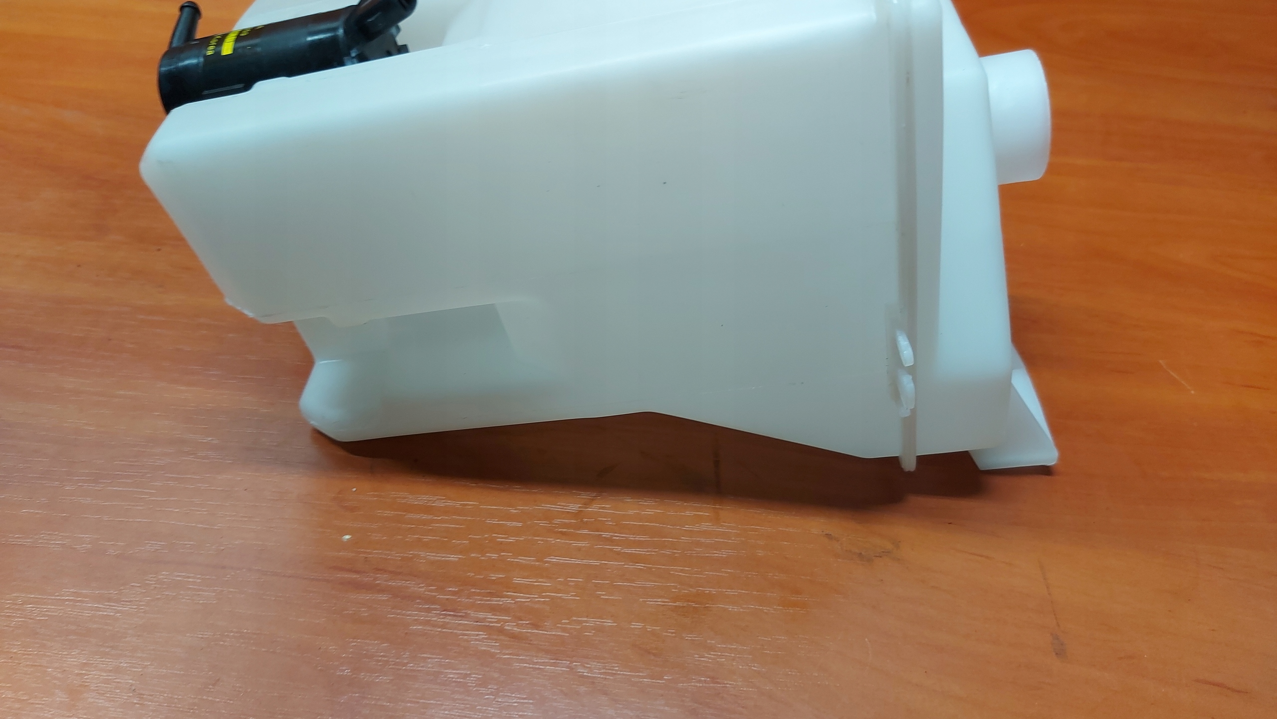 washer fluid tank DAEWOO NUBIRA