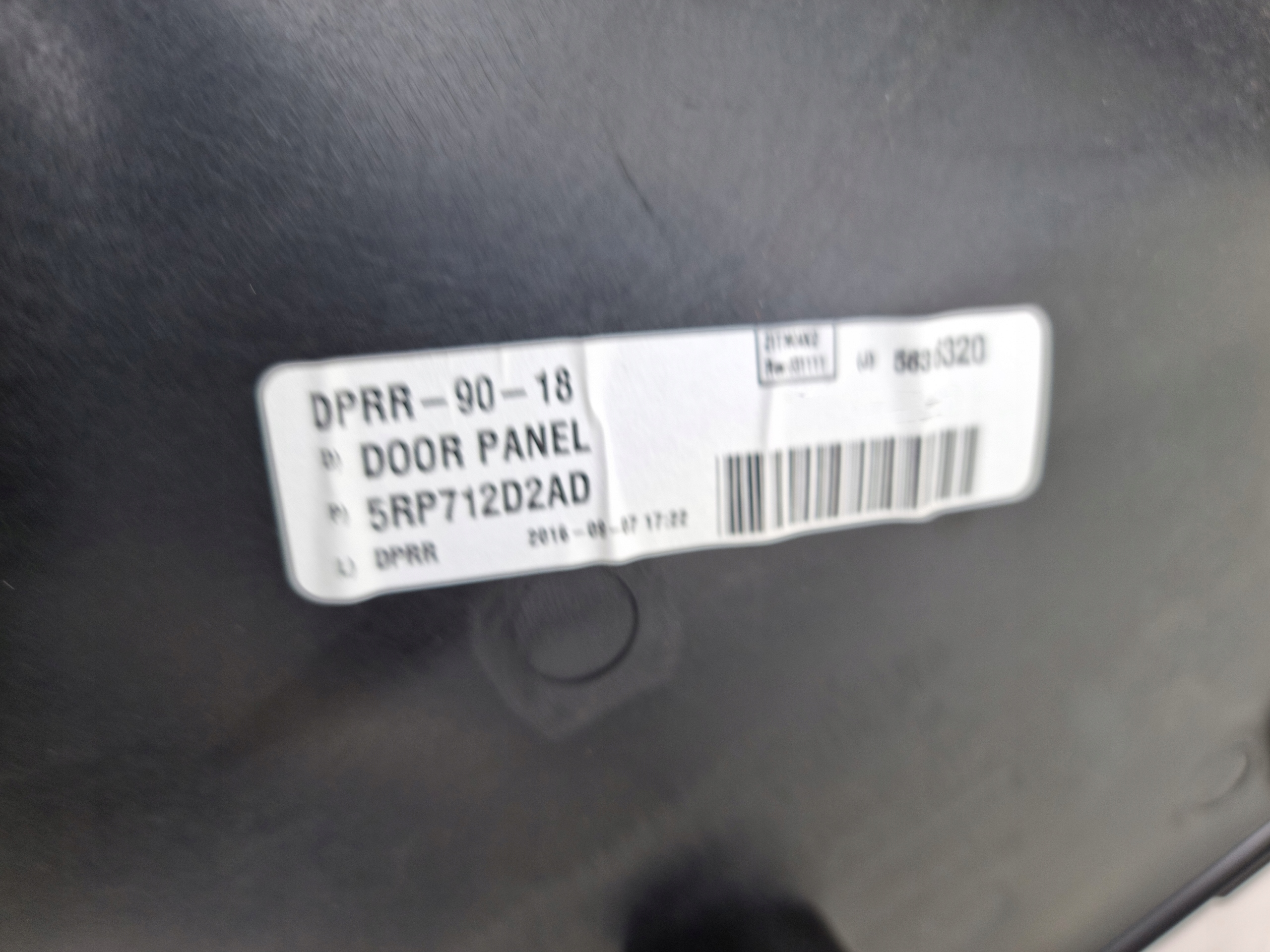 CHRYSLER PACIFICA 16- дверные карты задний правый 5RP712D2AD