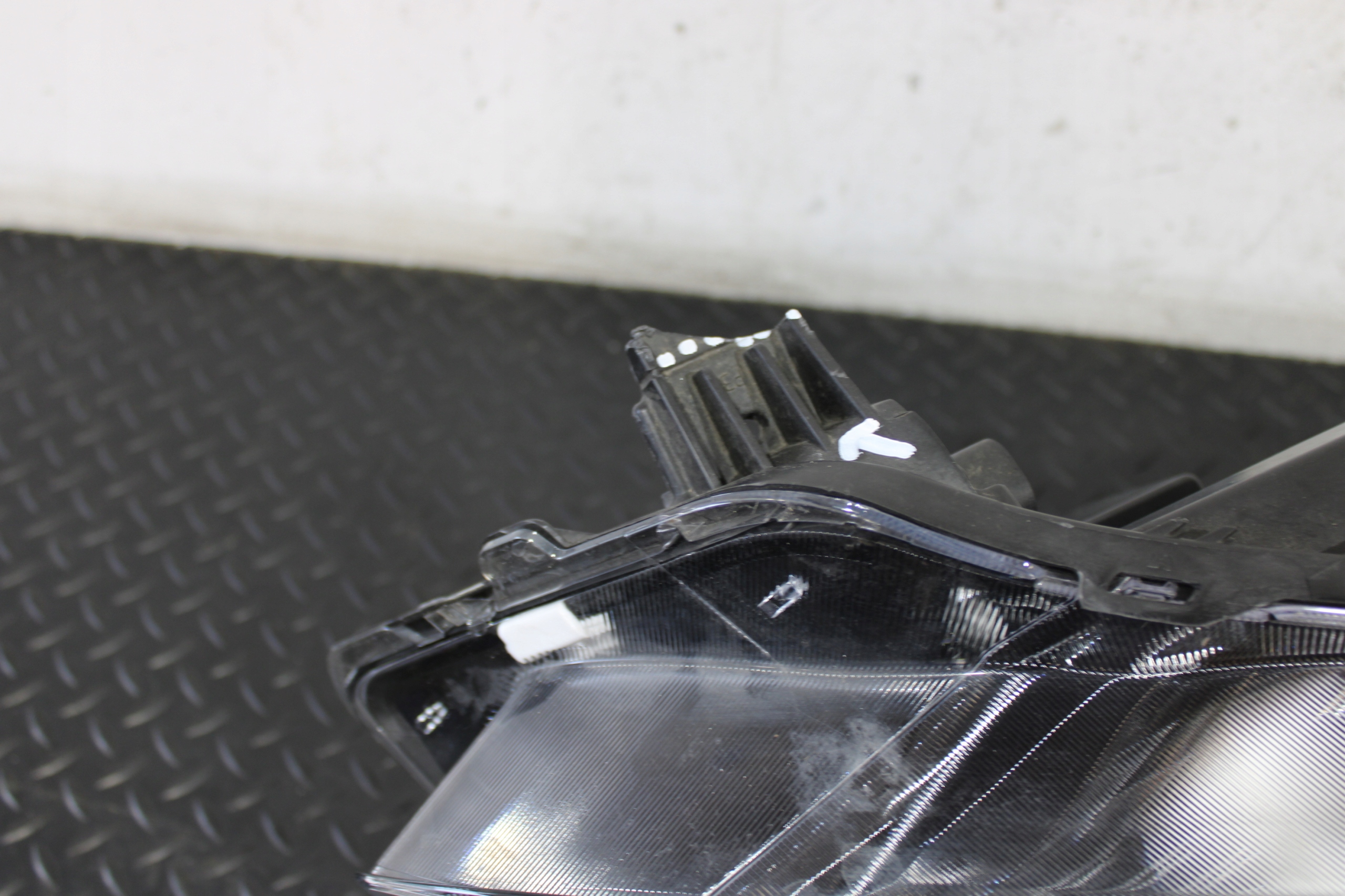 light lights front front FORD KUGA MK3 LV4B-13E017-AS LV4B-13E016-AS
