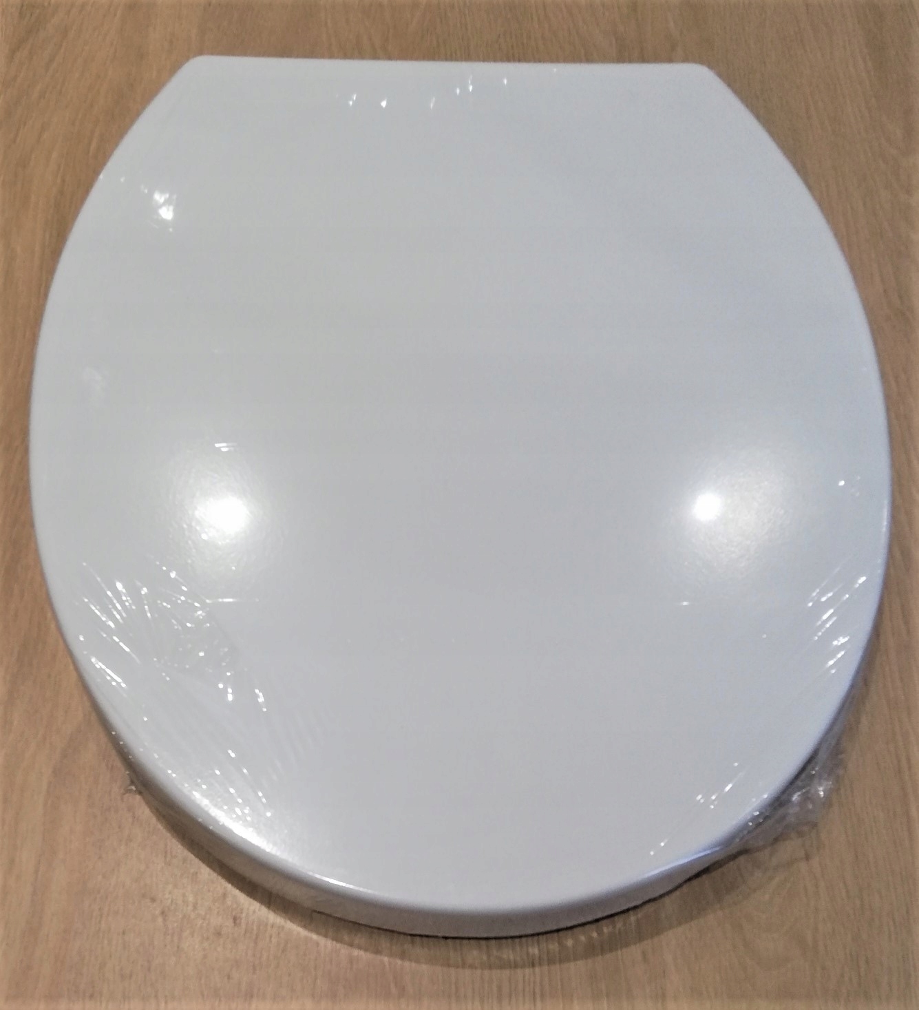 TWARDA DESKA SEDESOWA KLAPA WC WOLNOOPADAJĄCA Długość (cm) 44.8 cm