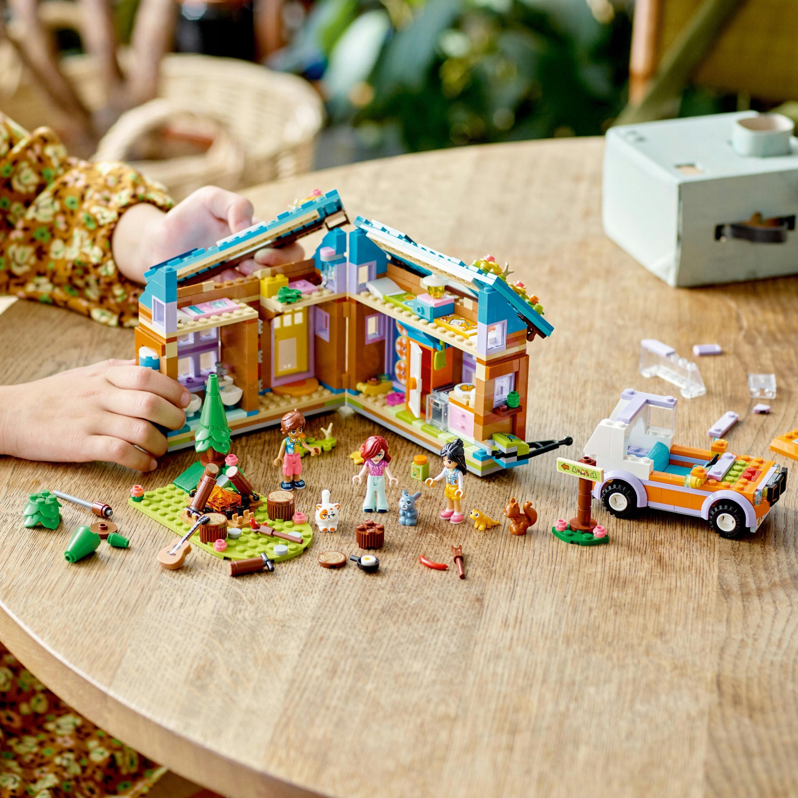 LEGO FRIENDS MOBILNY DOMEK NA KÓŁKACH BIWAK KAMPER Numer produktu 241735