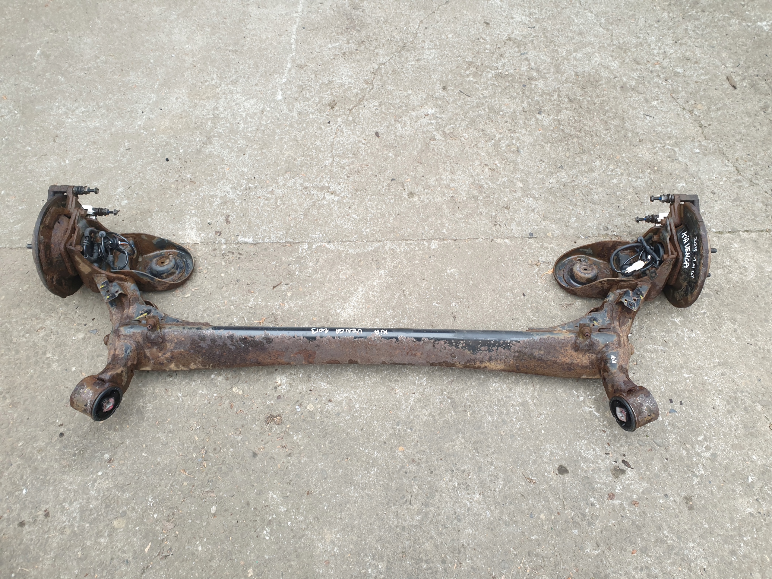 rear sider axis KIA VENGA 2009