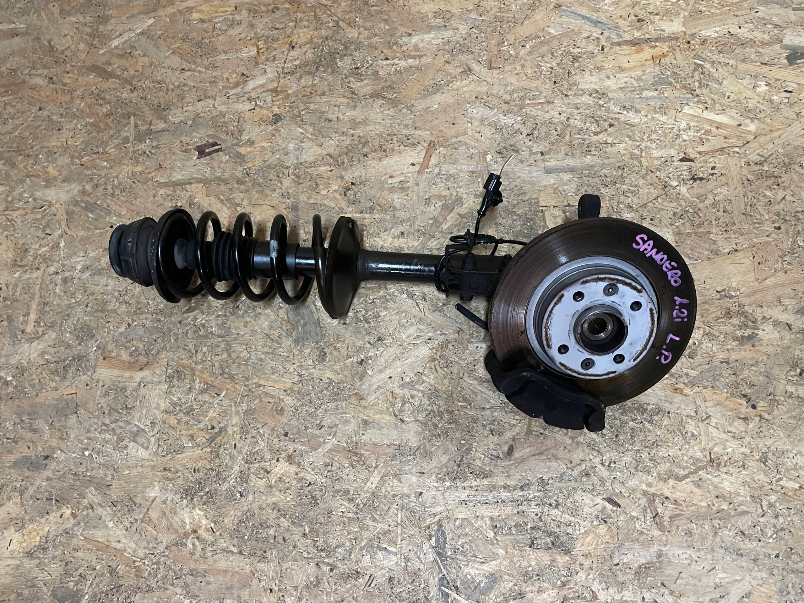 ZWROTNICA MCPHERSON ZACISK LEWY PRZÓD PRZEDNI DACIA SANDERO I 1 1.2 16V