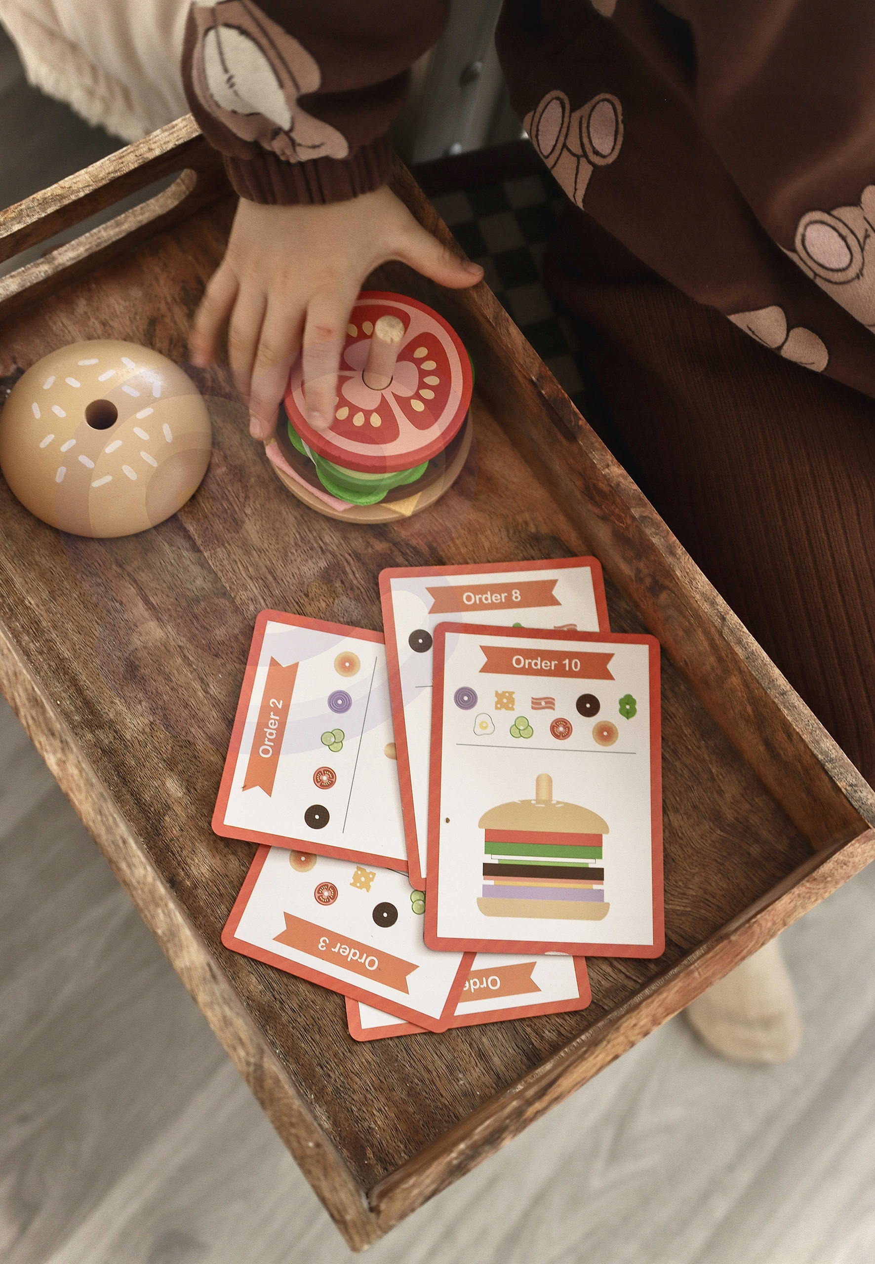 DREWNIANY BURGER RESTAURACJA UKŁADANKA MONTESSORI 15 el. FSC WOOPIE GREEN Płeć chłopcy dziewczynki