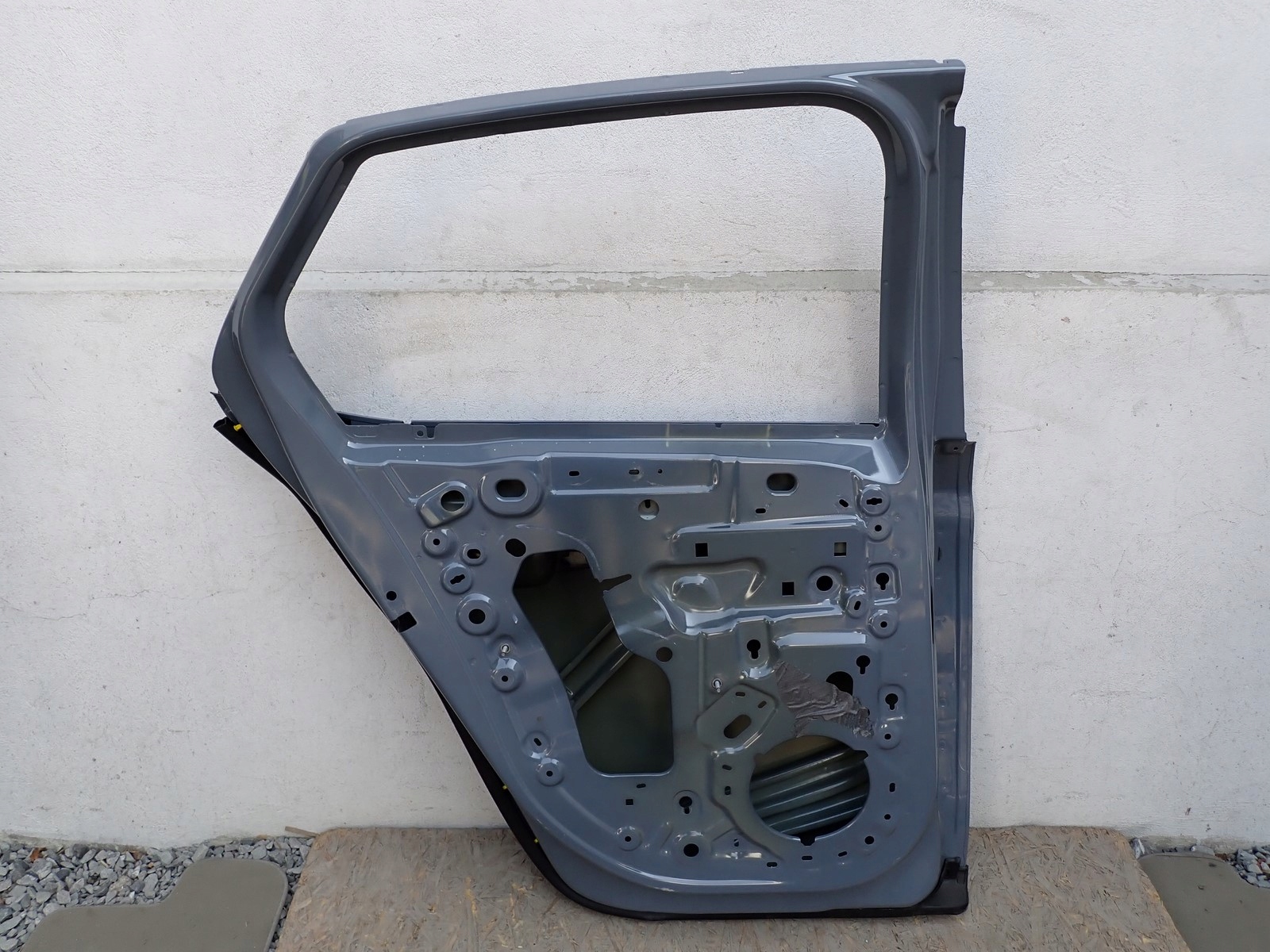 DRZWI LEWE TYLNE LEWY TYŁ OPEL CORSA F 68 2019- 9837706080 Wersja Europejska