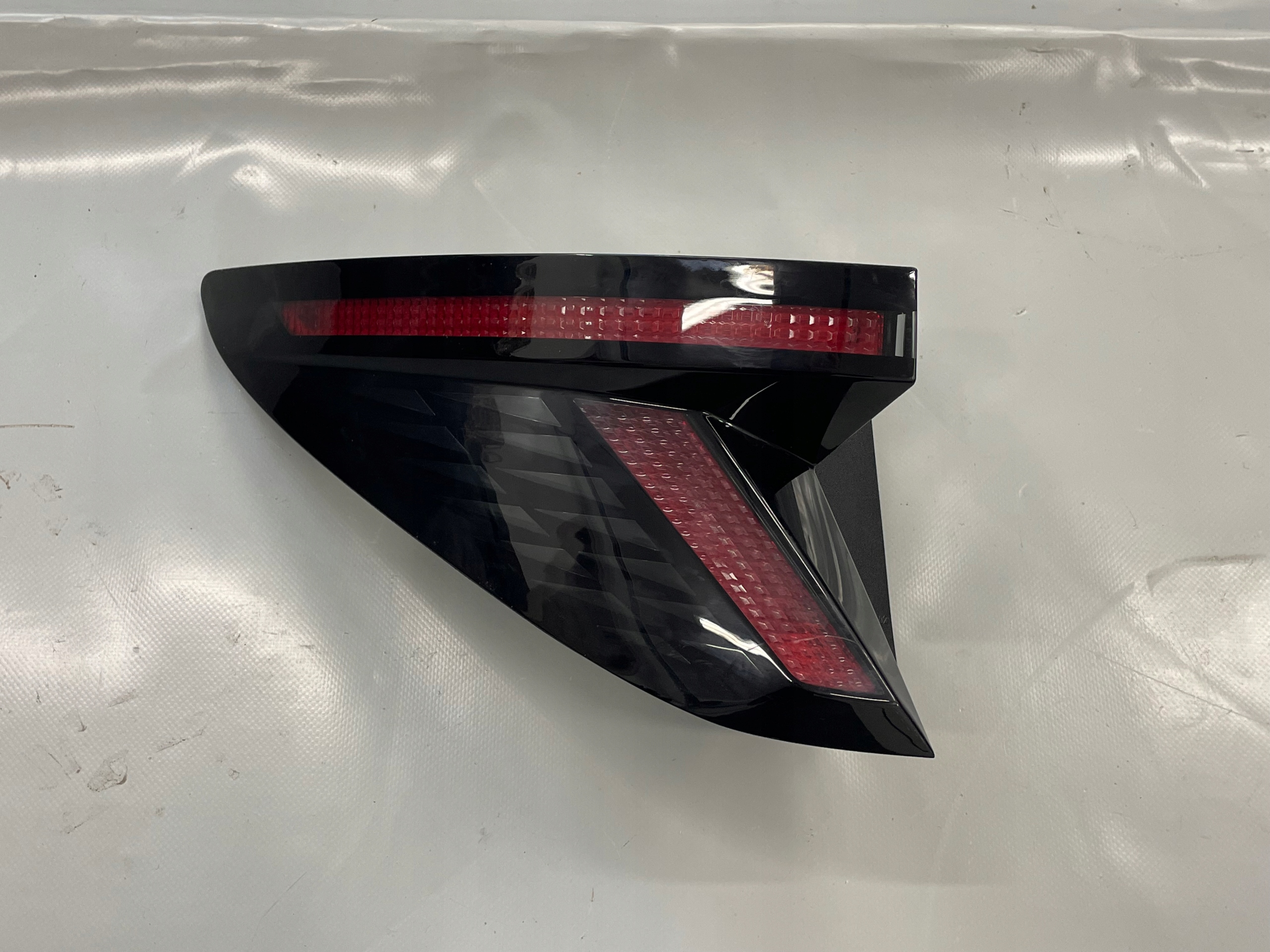 HYUNDAI TUCSON IV NX4 LAMPA LEWY TYŁ LED