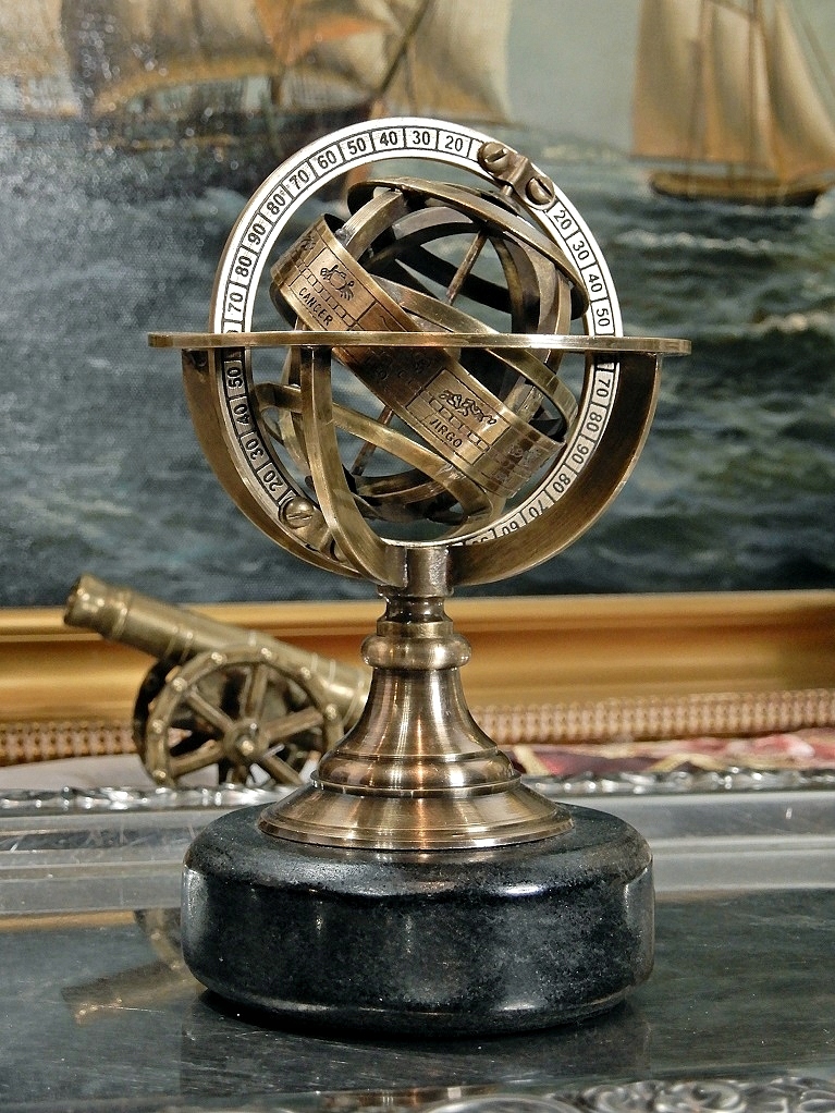 ASTROLABIUM PIERŚCIENIOWE MOSIĄDZ KAMIEŃ PREZENt Wysokość produktu 15 cm