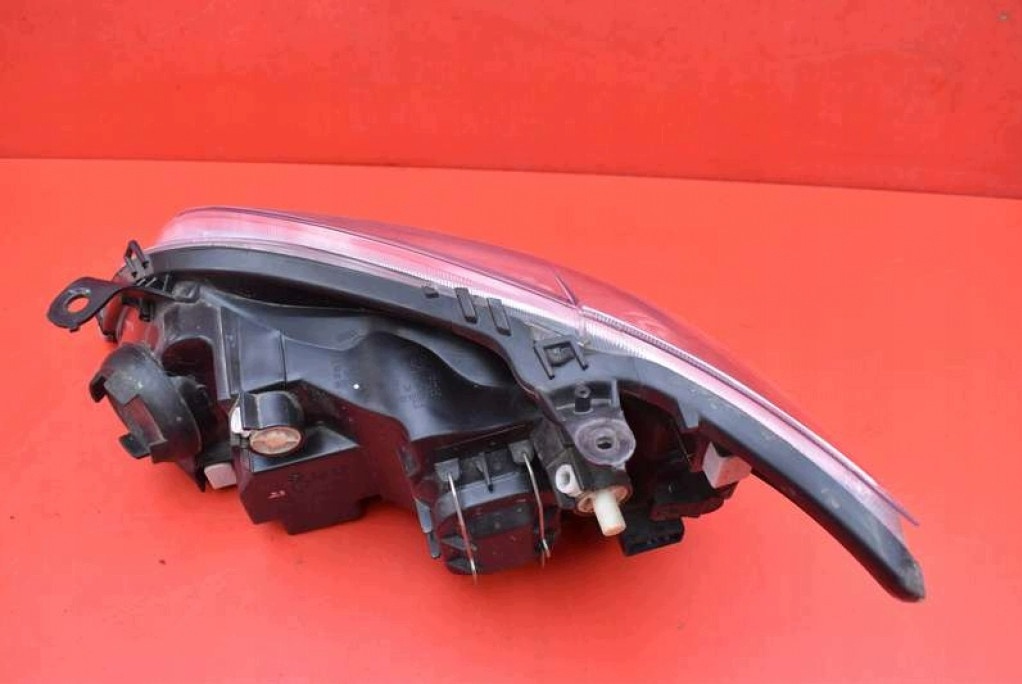REFLEKTOR right light front EU TOYOTA COROLLA IX E12 00-08