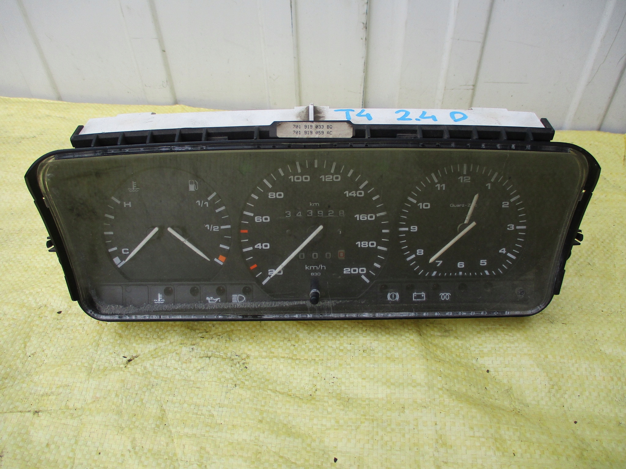 vw PASSAT B3 T4 спидометр 701919033BQ 701919059AC