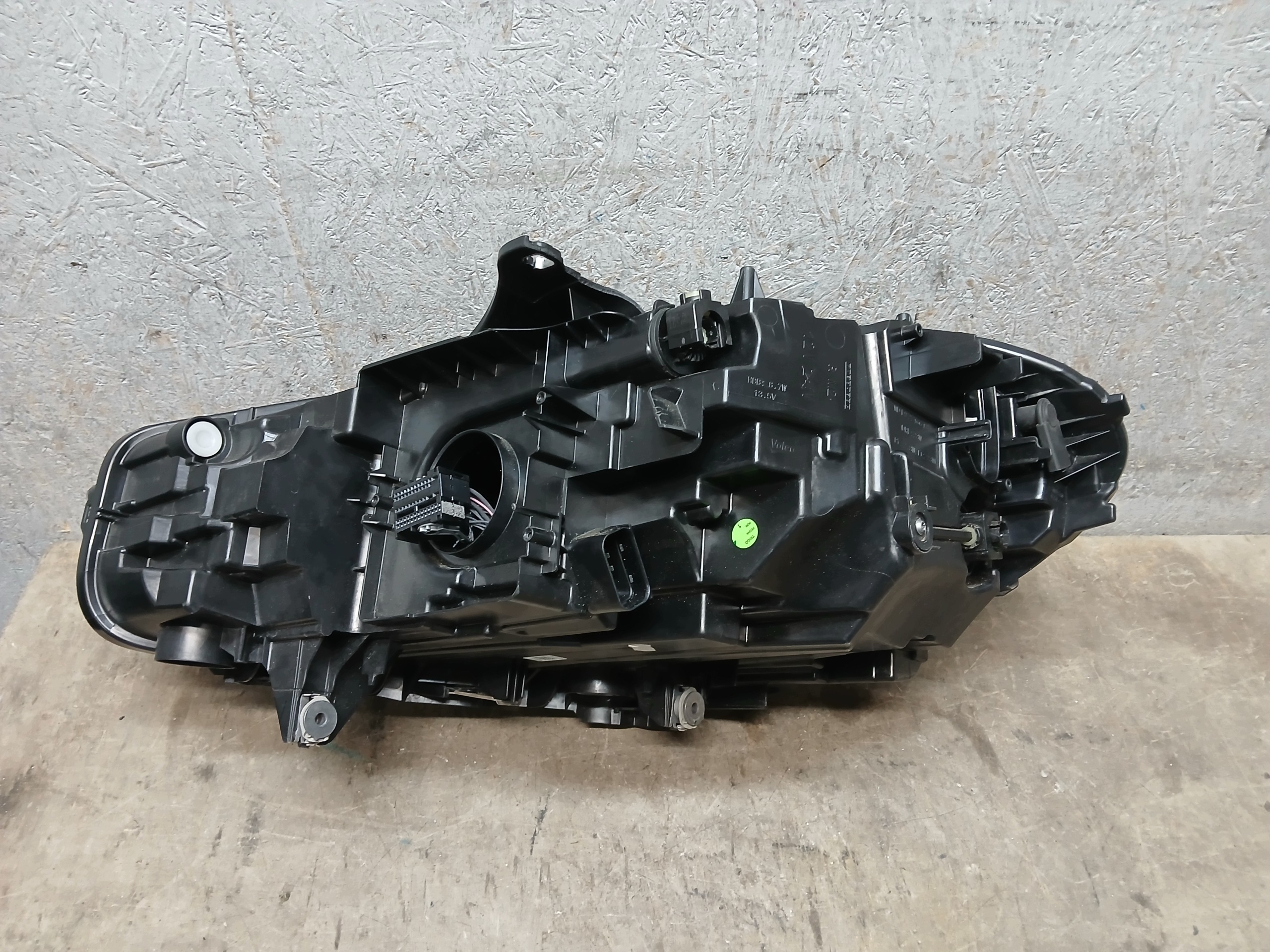 light front right BMW and 1 F40 FULL LED 6311-5A1E56-03
