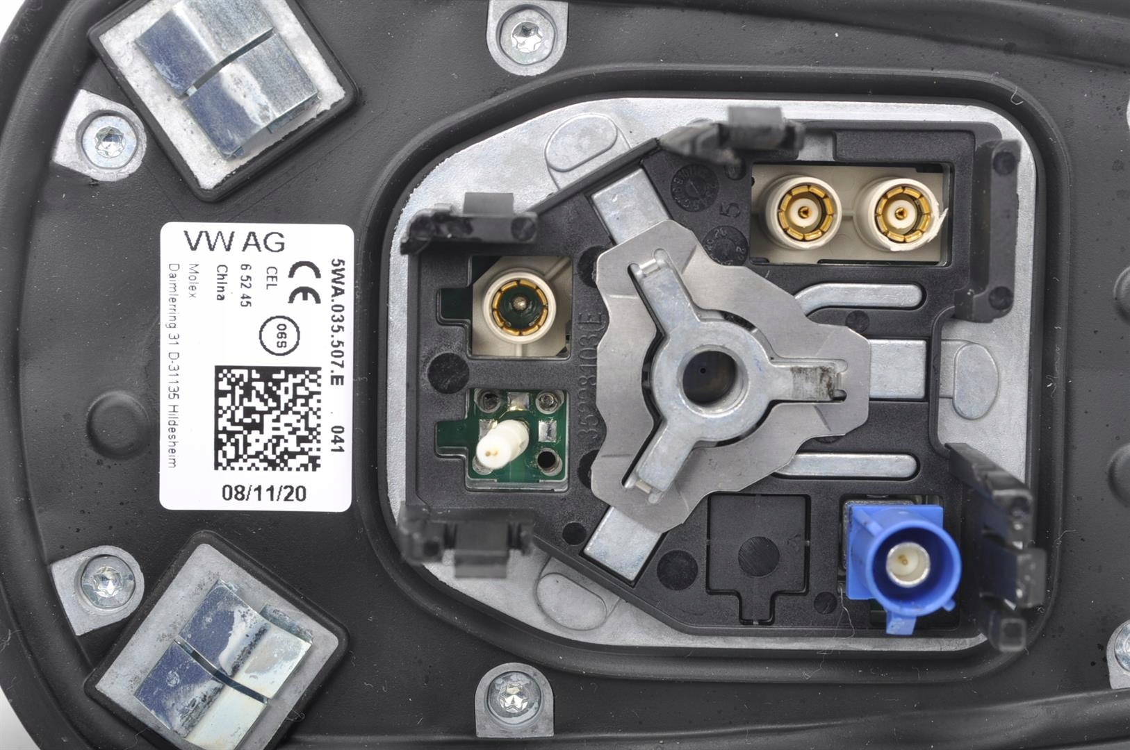 VOLKSWAGEN GOLF VIII ANTENA RADIA 5WA035507E 2021R Producent code 5WA035507E