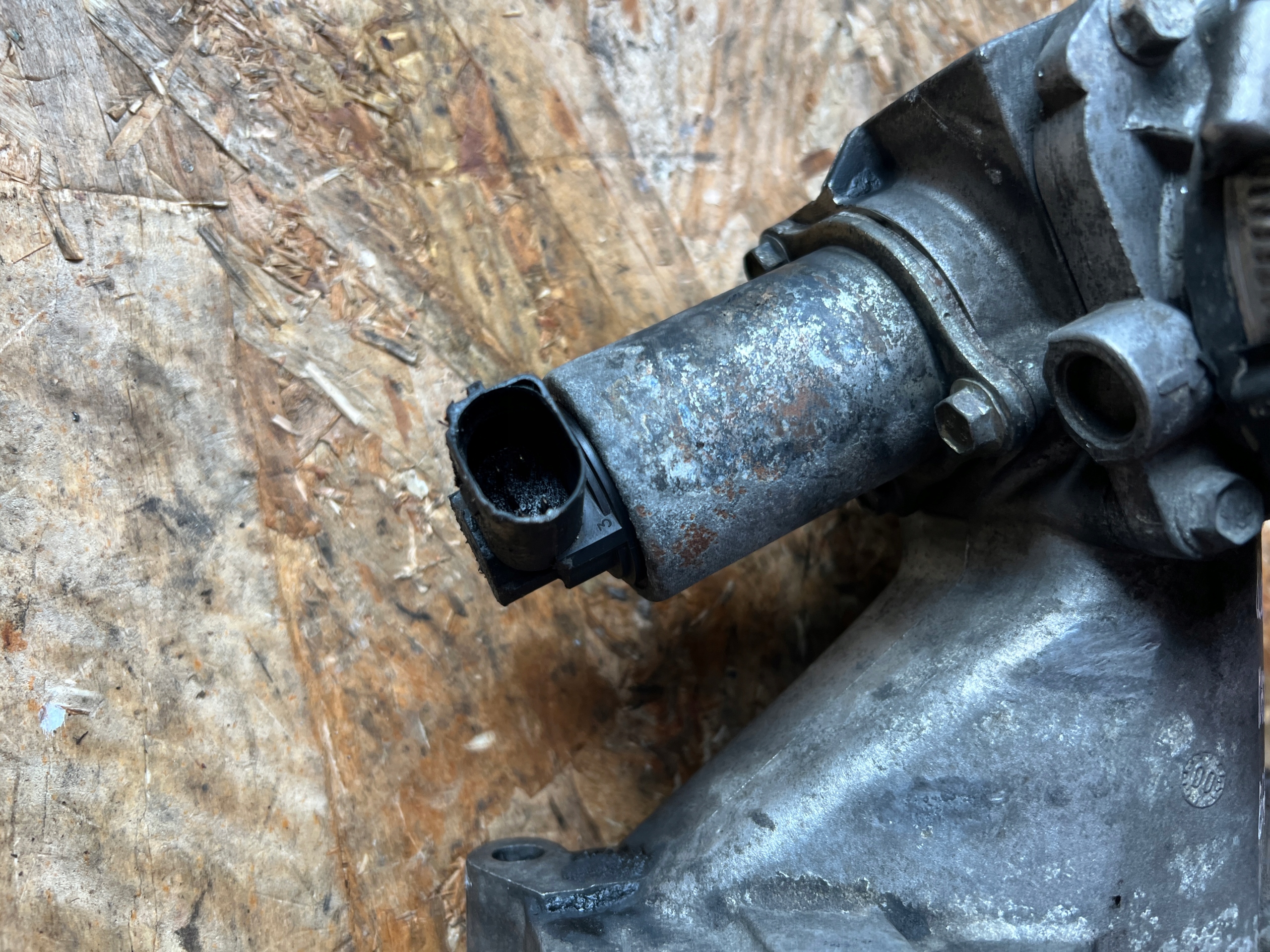 EGR valve throttle flap RENAULT MASTER II 2.2 DCI 8200124251