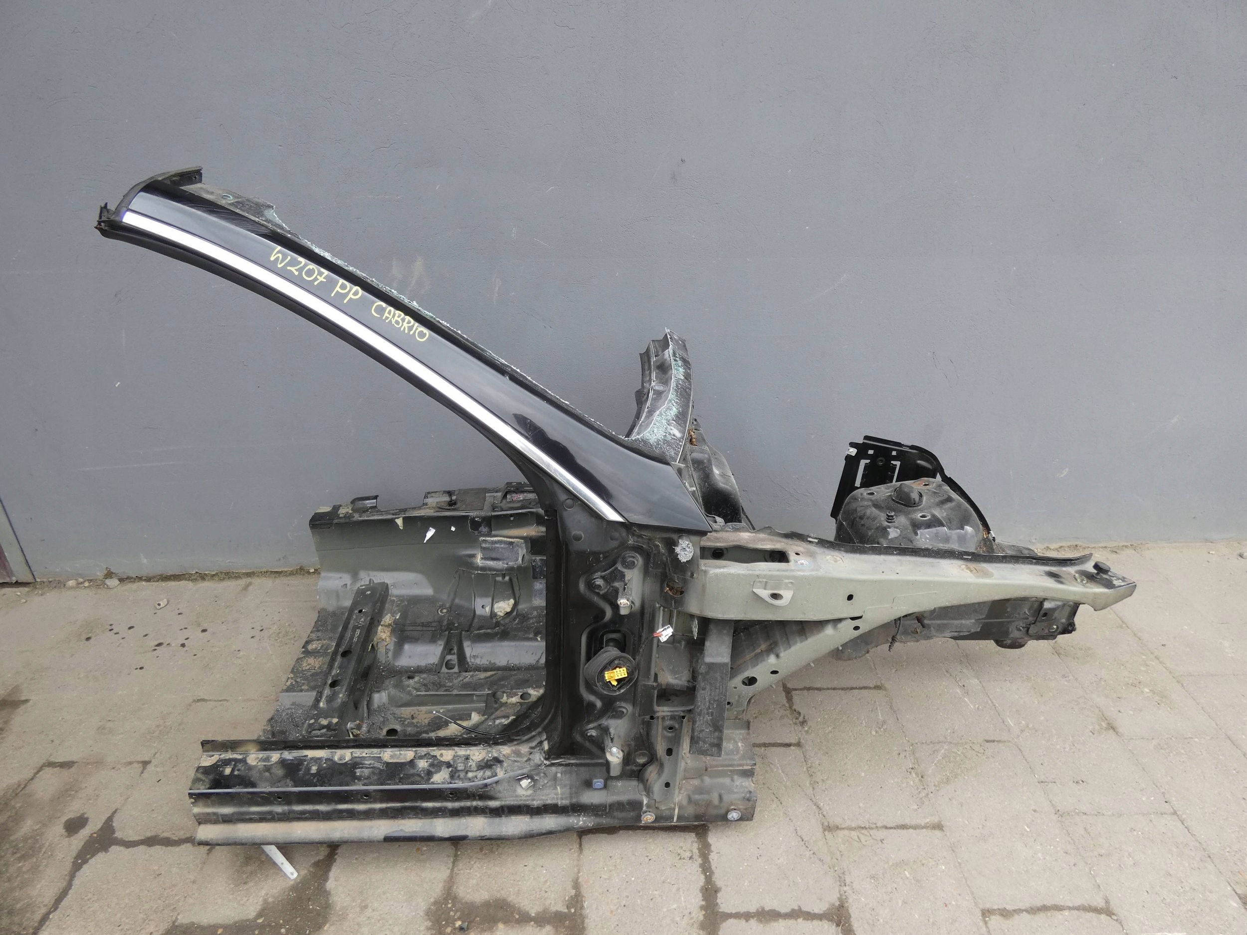 MERCEDES E KLASA W207 CABRIO čtvrtka čtvrtka pravý předek