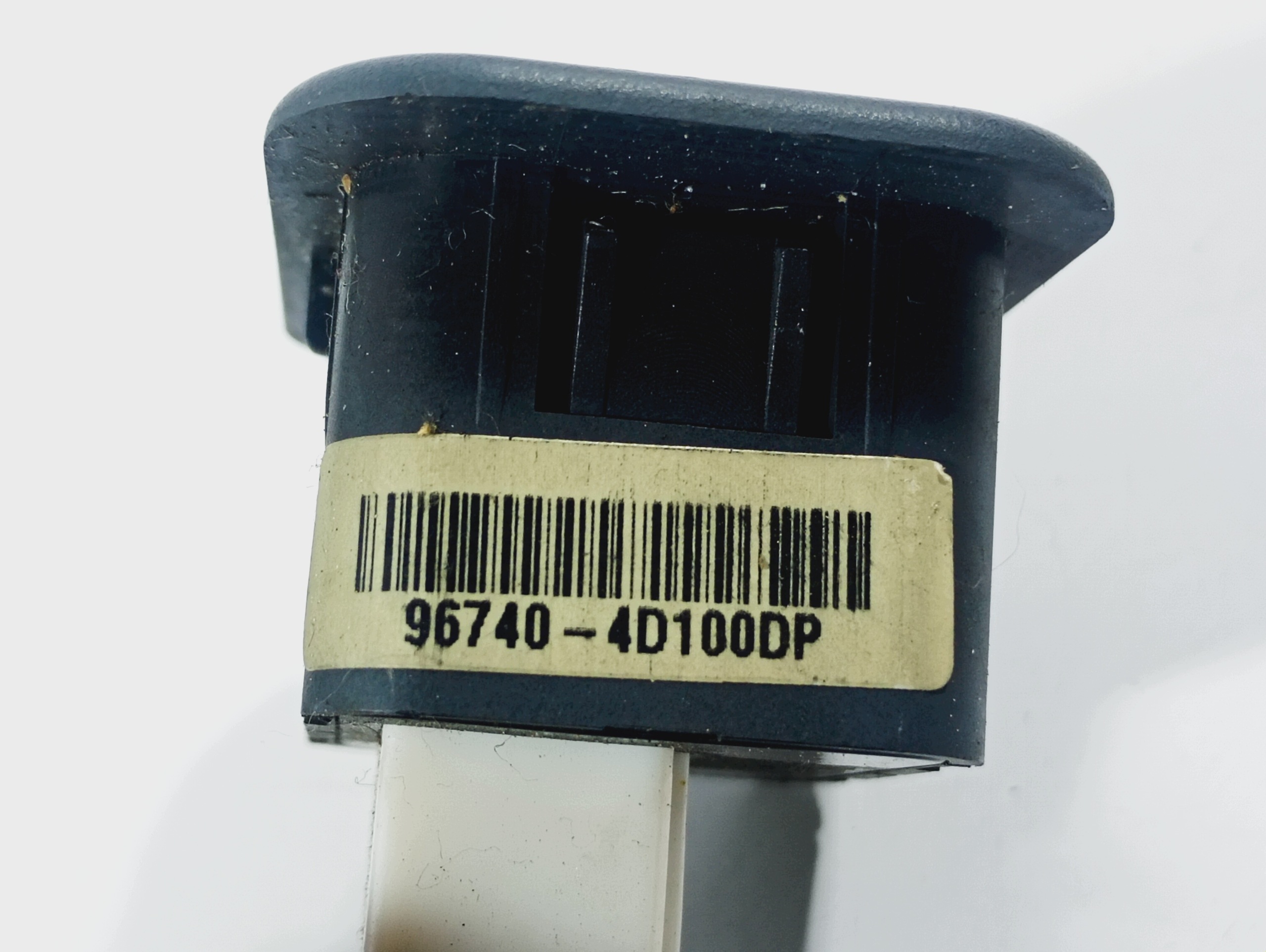 switch opening control switch boot 967404D100DP Kia Carnival 06-15