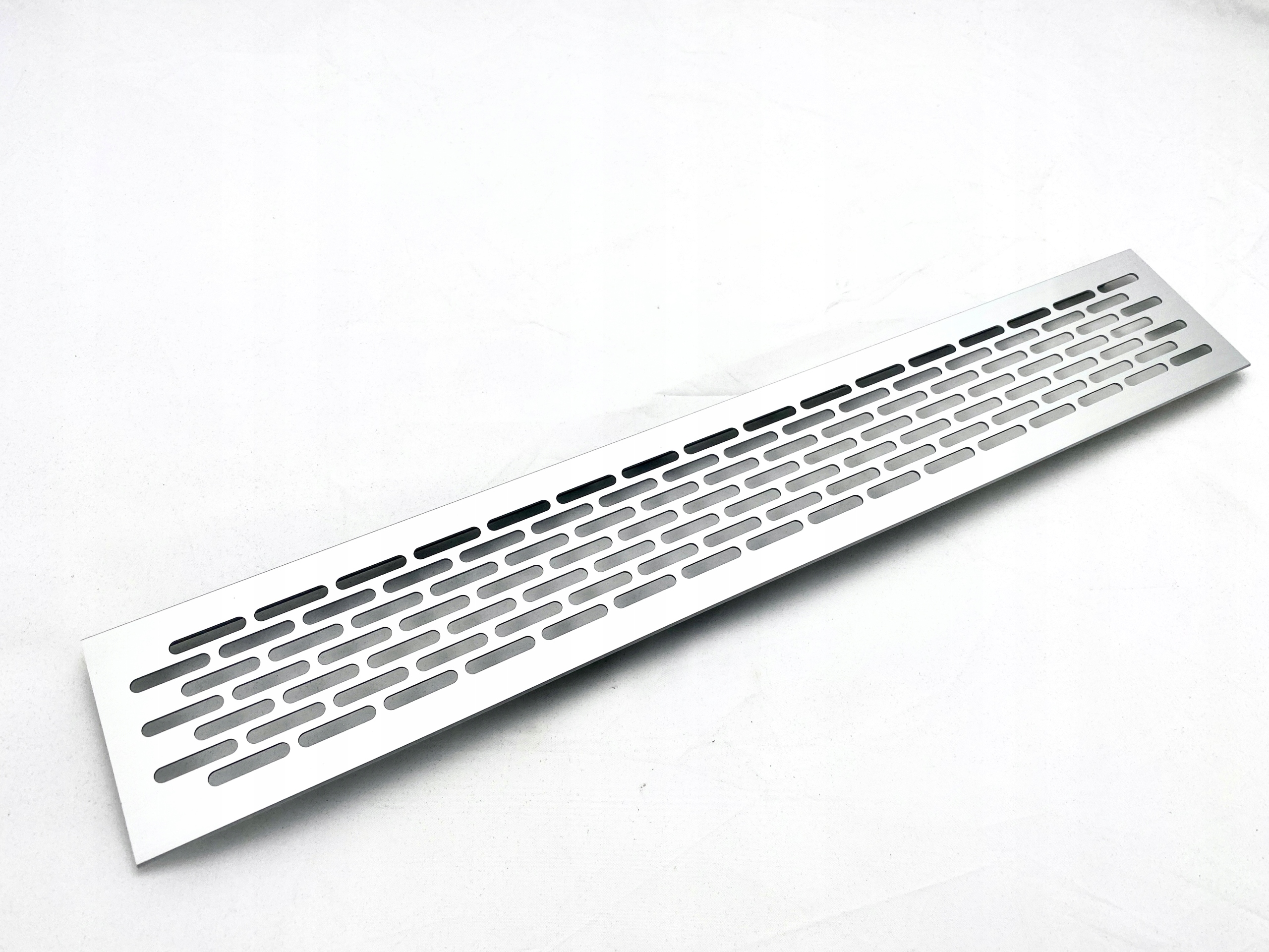 

Kratka Wentylacyjna 48CM X 8 CM aluminium srebrny