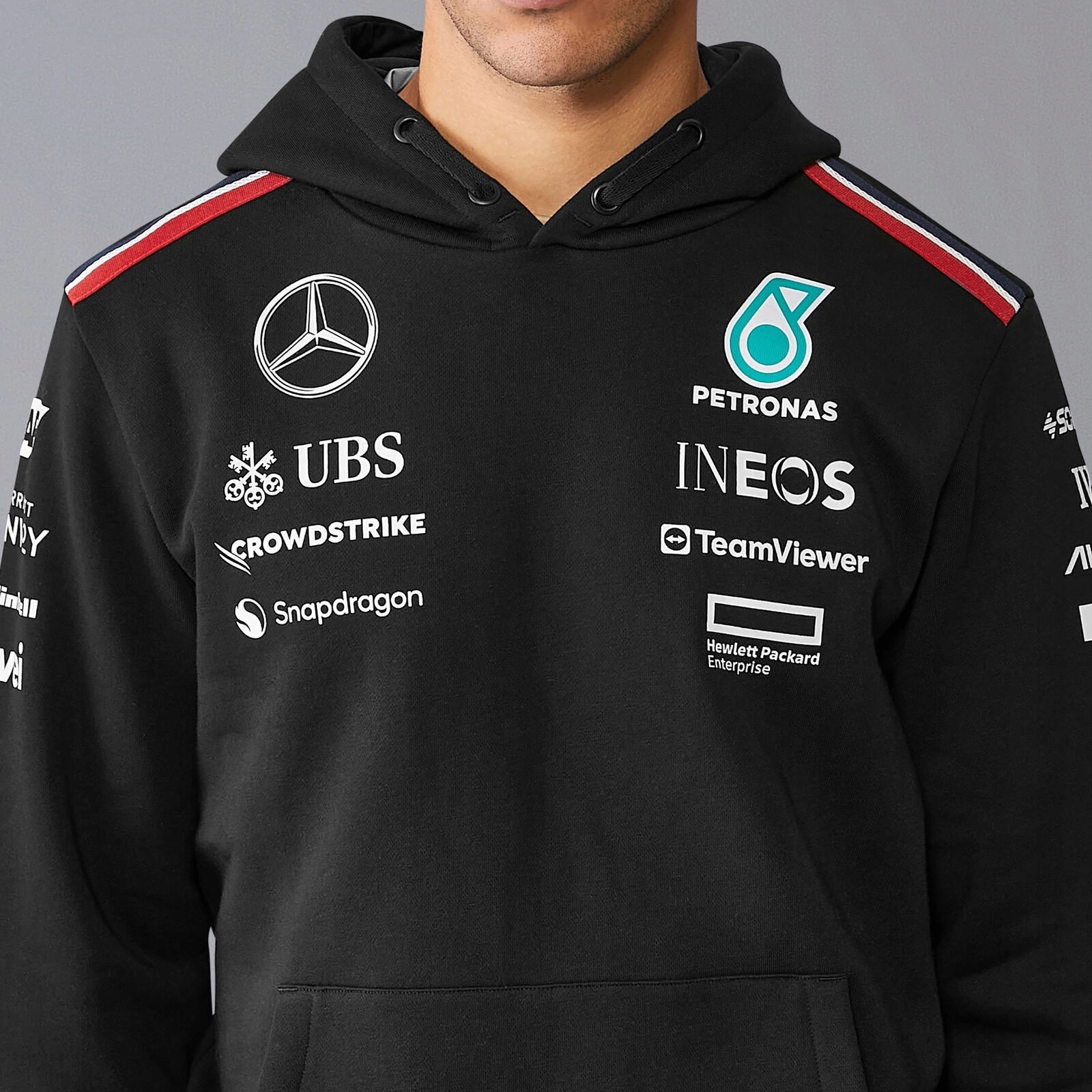 Pánská mikina z nejnovější kolekce Teamwear týmu Mercedes Amg F1 vel XXL