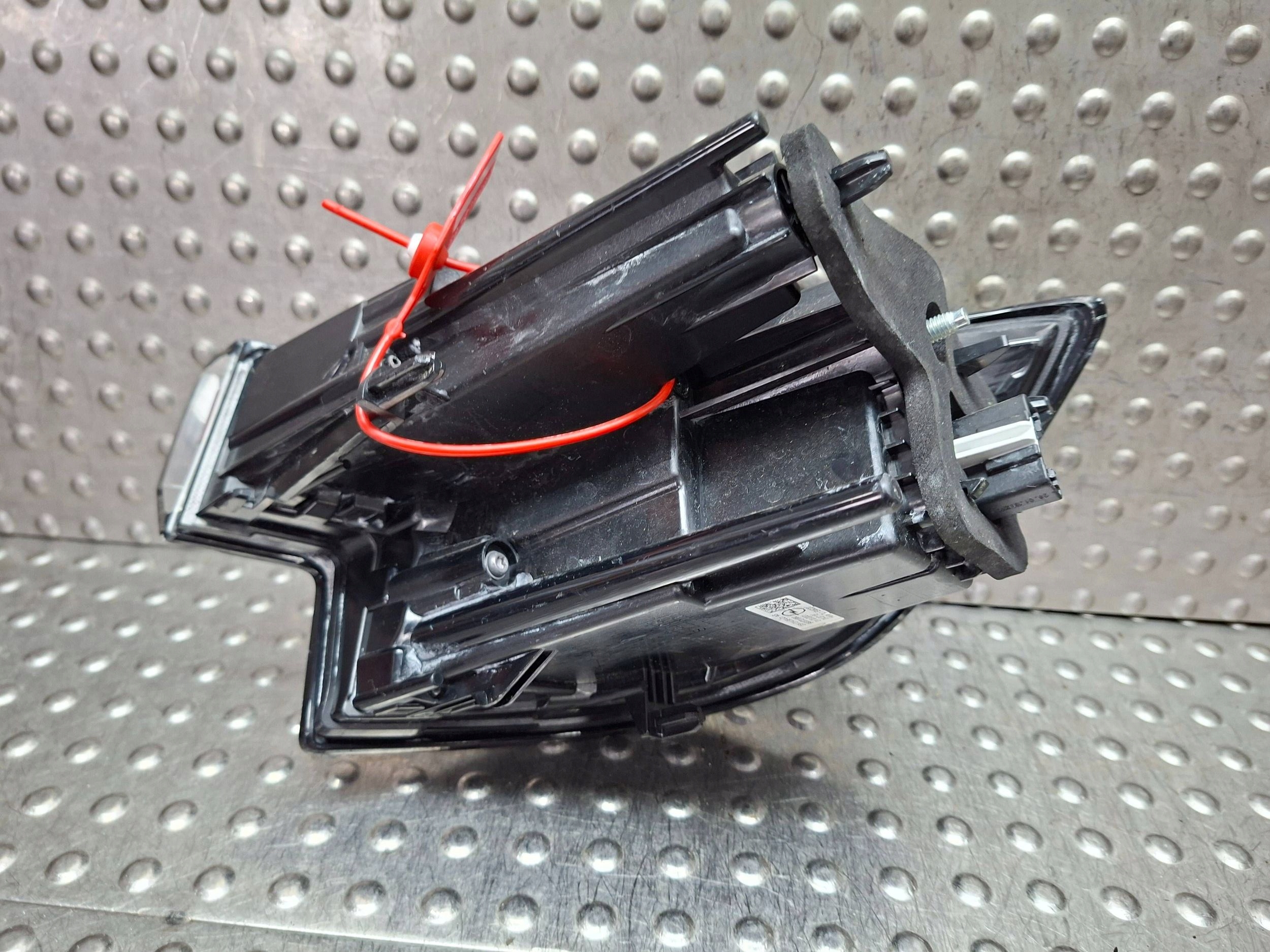 light left rear part LED 9833721880 OPEL MOKKA B 2020