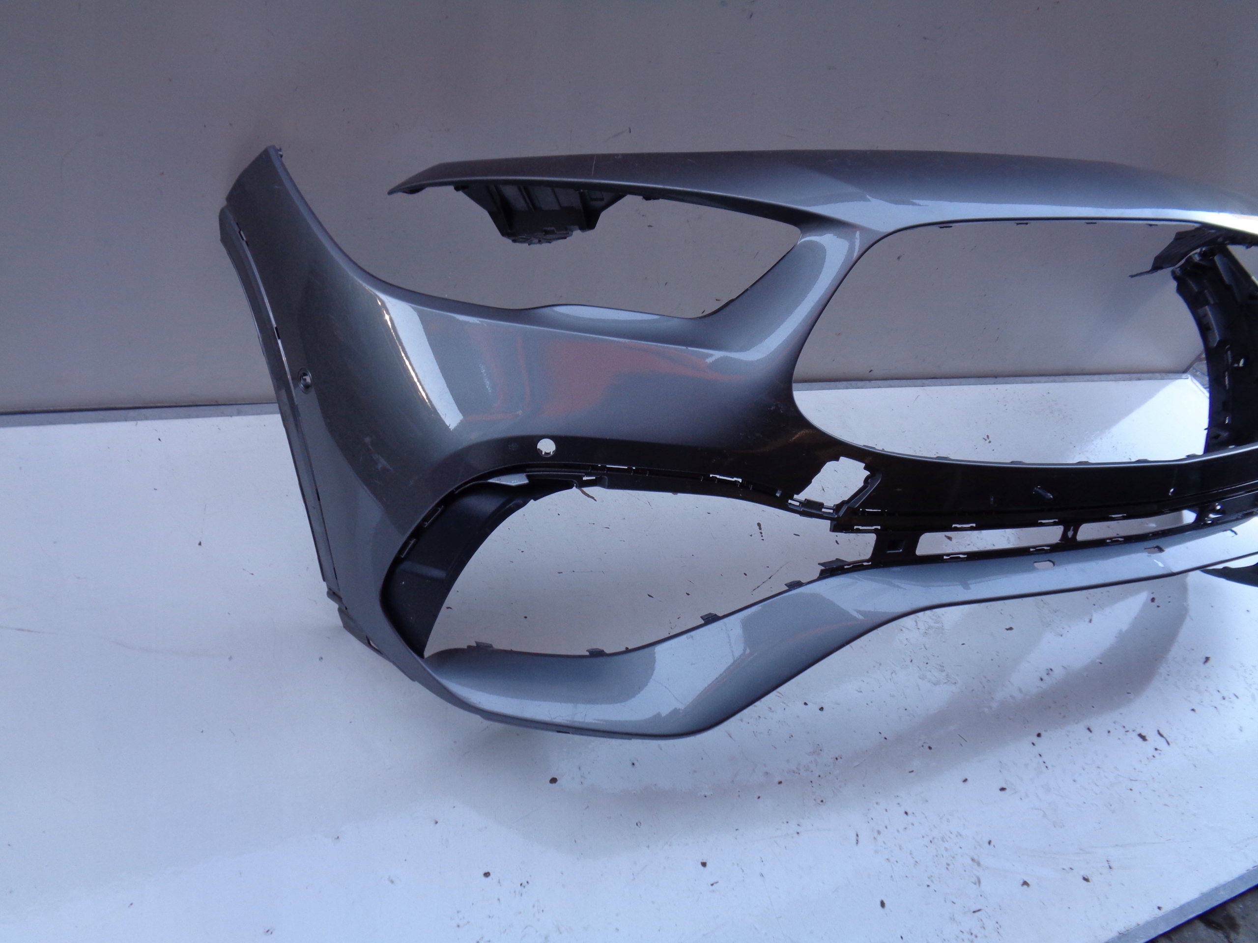 Frontstoßstange MERCEDES GLA W247 18- AMG NR 44869
