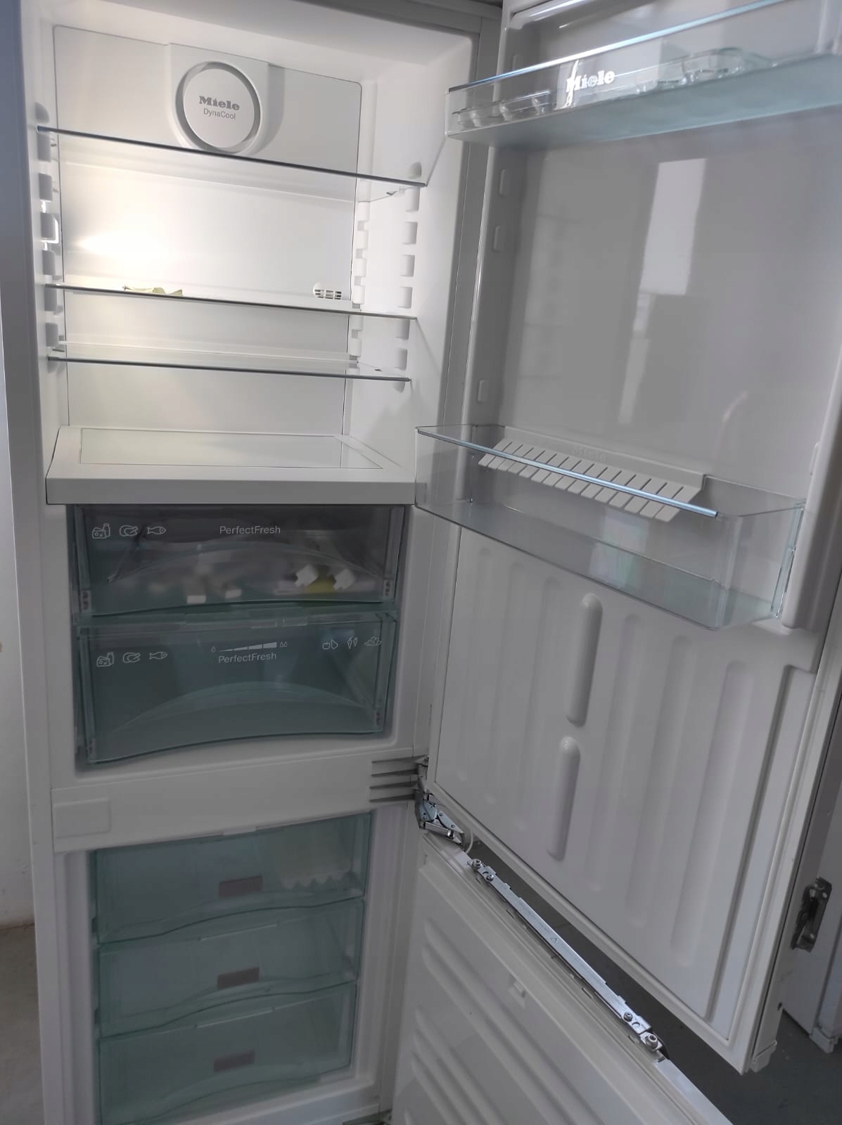 MIELE CHŁODZIARKA KFN 37282 iD 9508060 Marka Miele