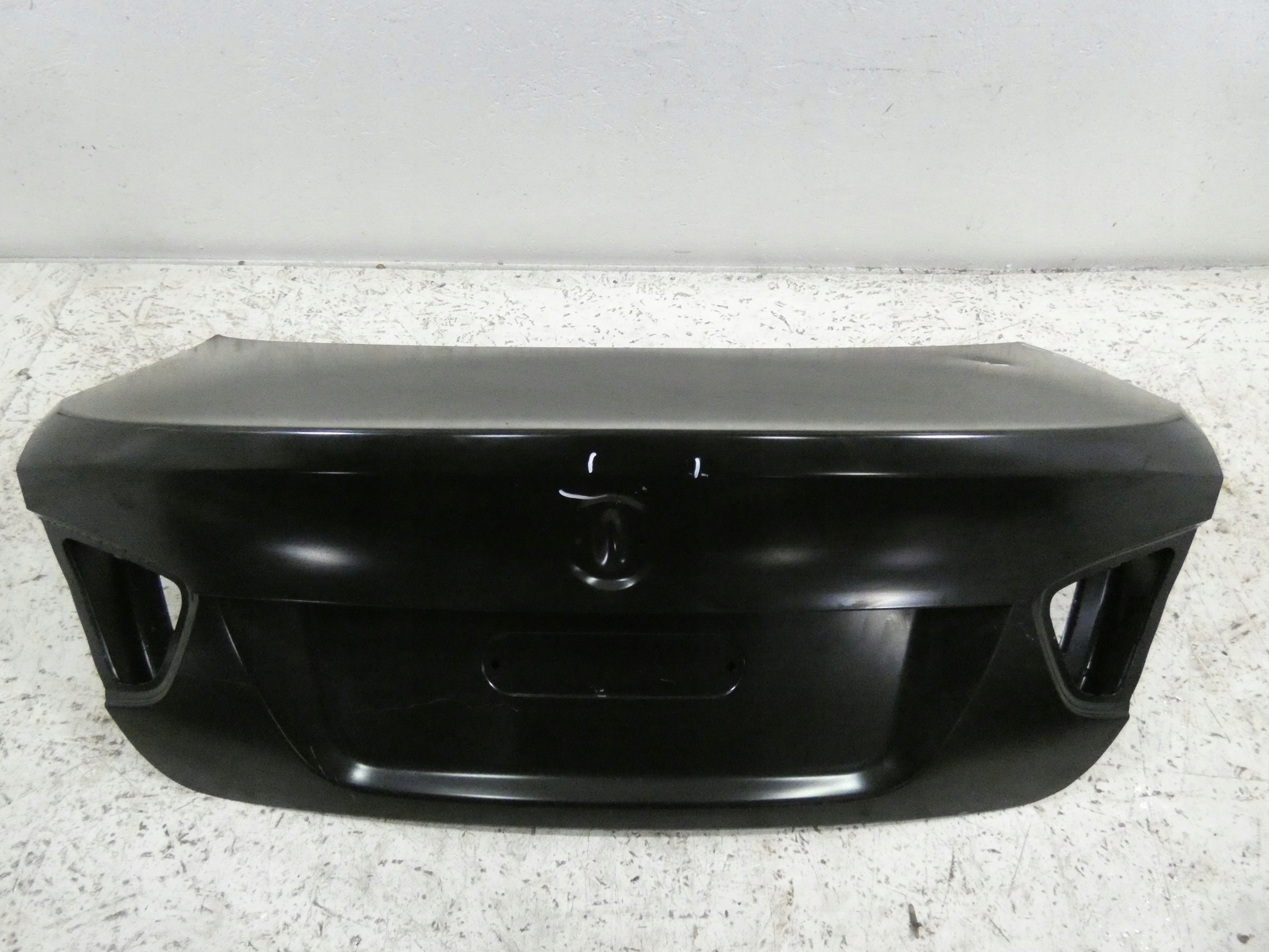 BMW 3 E90 sedan trunk door boot rear part original