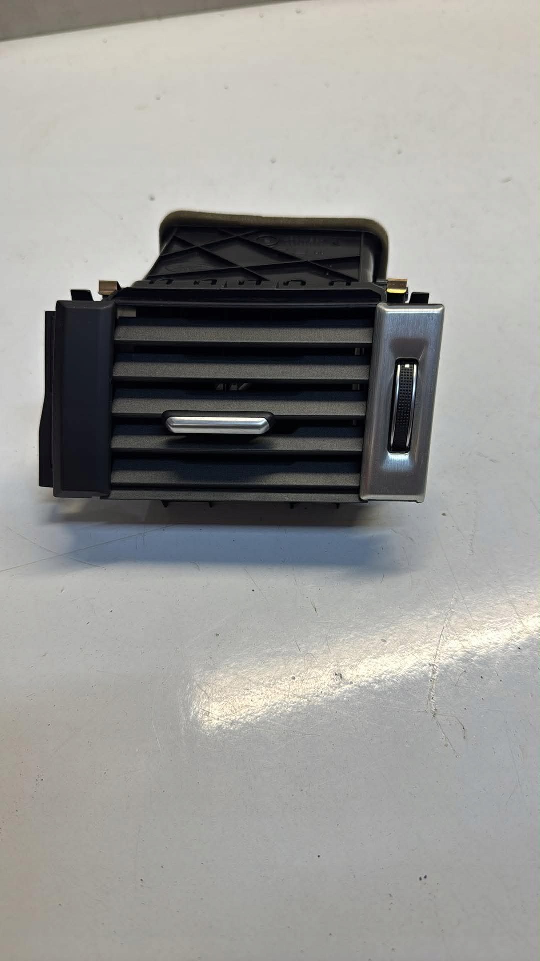 RANGE ROVER EVOQUE LIFT rešetka rešetka ventilacije lijeva BJ32018B09AB