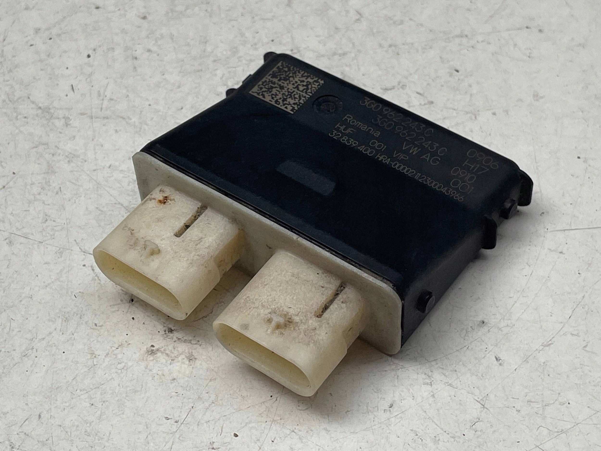 Module pour l’ouverture du capot VW AUDI PORSCHE 3G0962243C !J