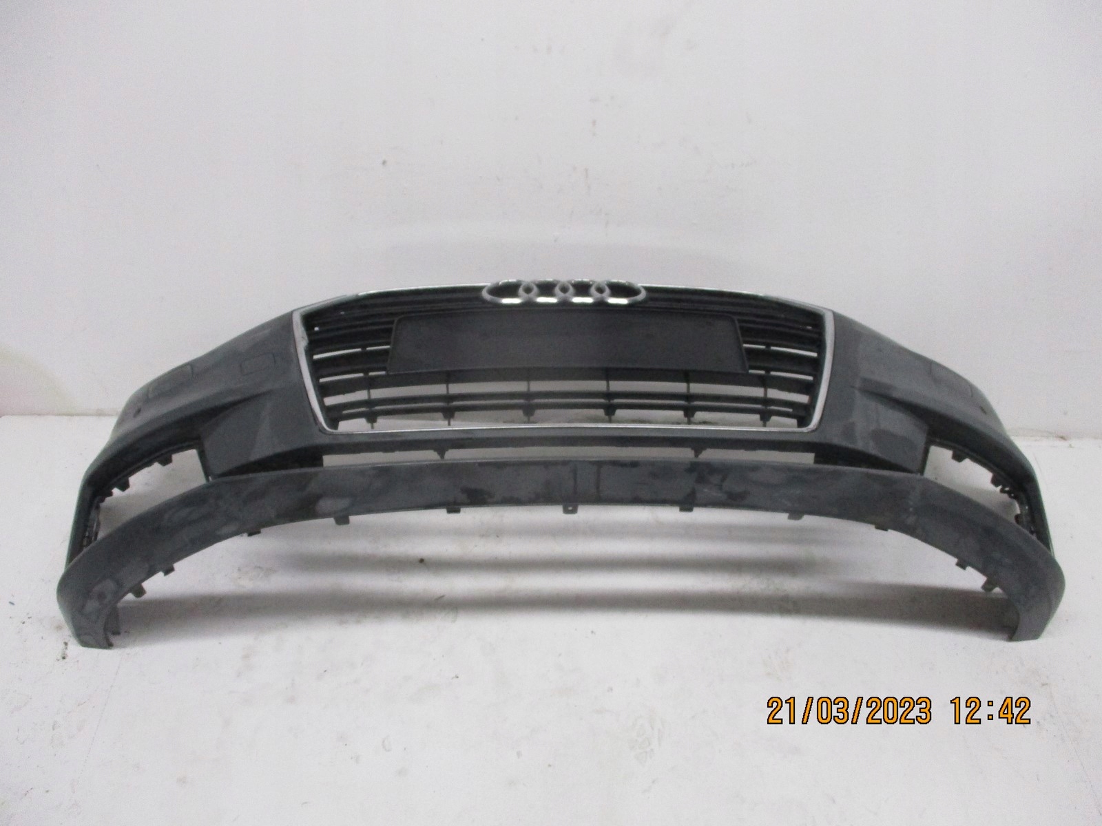 bumper Audi A3 8V0 17R below XENON PDC front