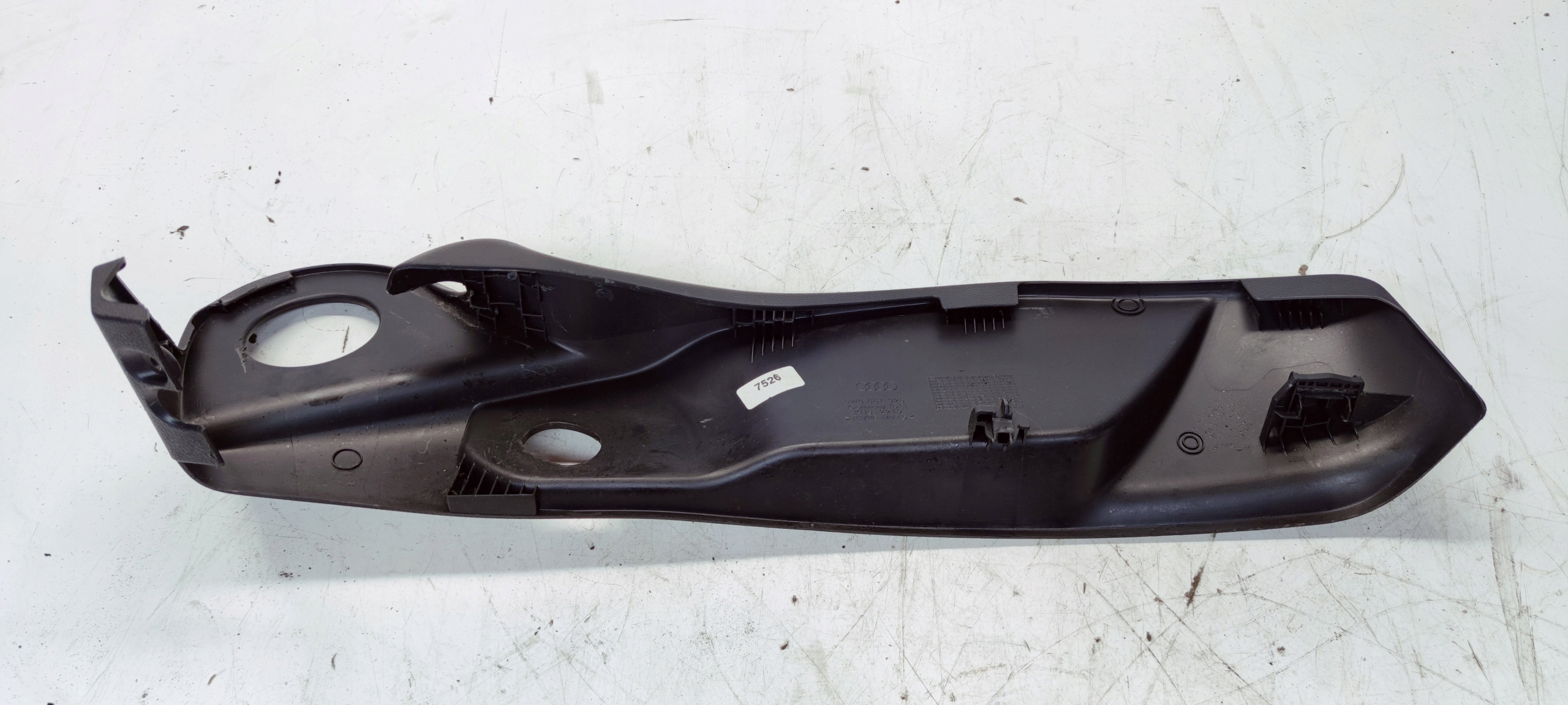 BLENDE ABDECKUNG VERSCHLUSSSTOPFEN SITZ LINKS AUDI A4 B9 A5 8W 8W0881325