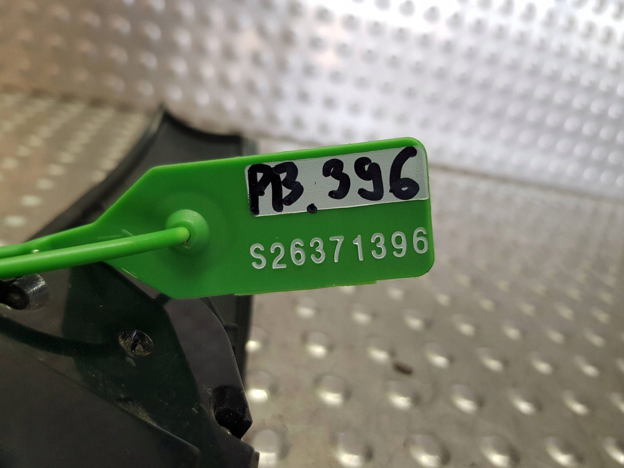 ovladac oken levý předek 6939112 BMW E60 E61