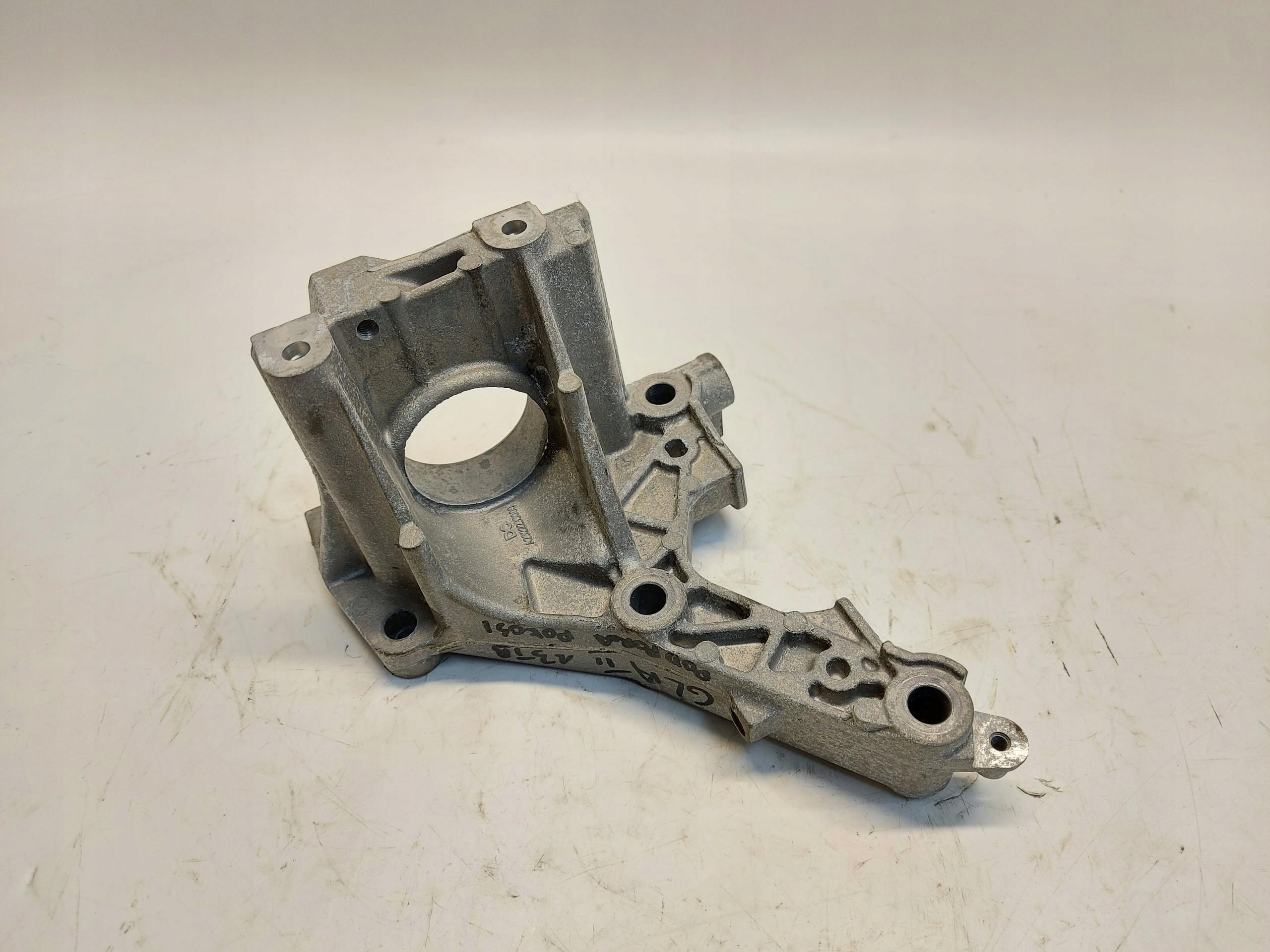 Mercedes GLA 200 II H247 W247 2023r holder engine mount A2822233000