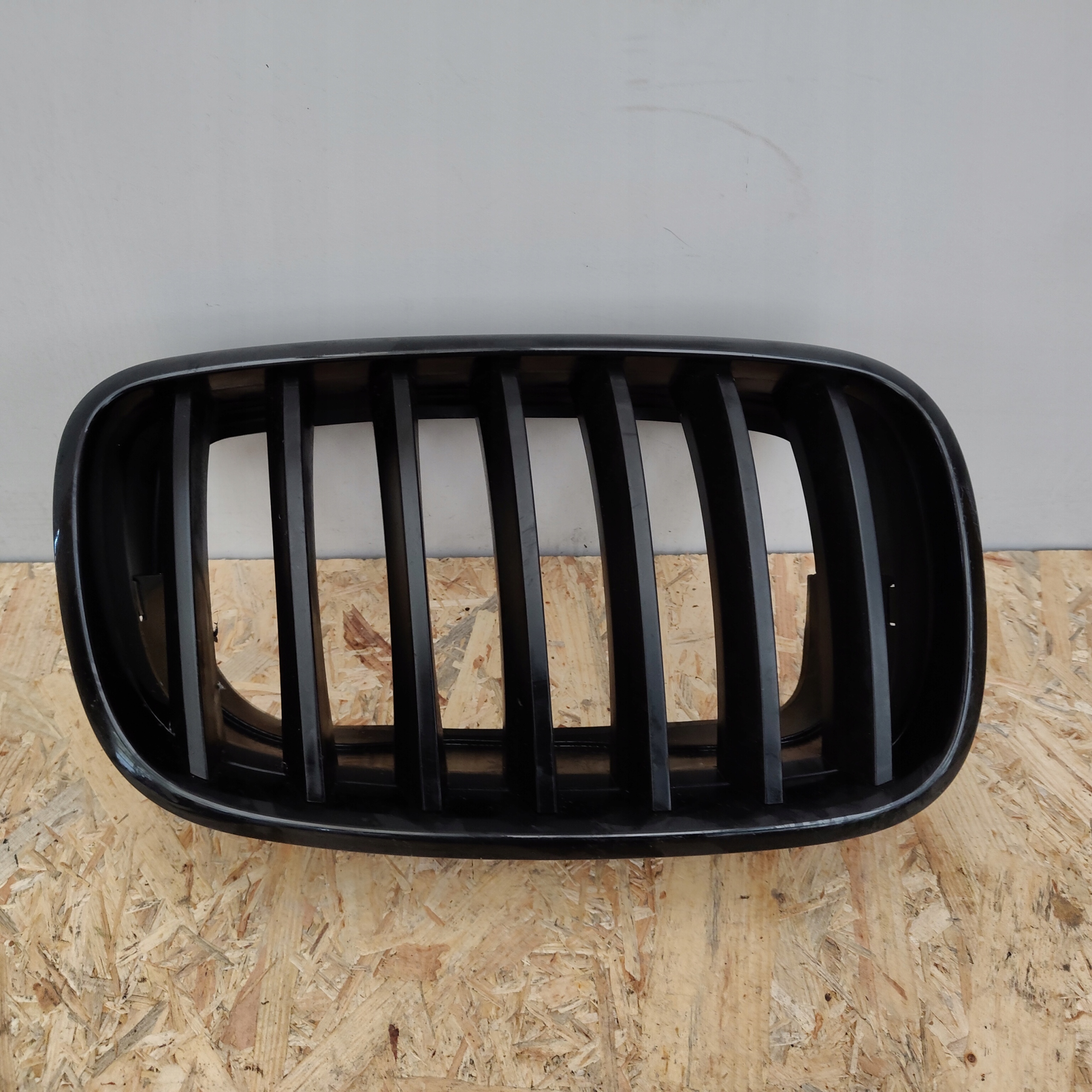 maska bubreg desna BMW X5 E70 51137171396