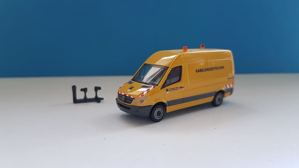 Herpa 938297 Mercedes Sprinter Leonhard Weiss