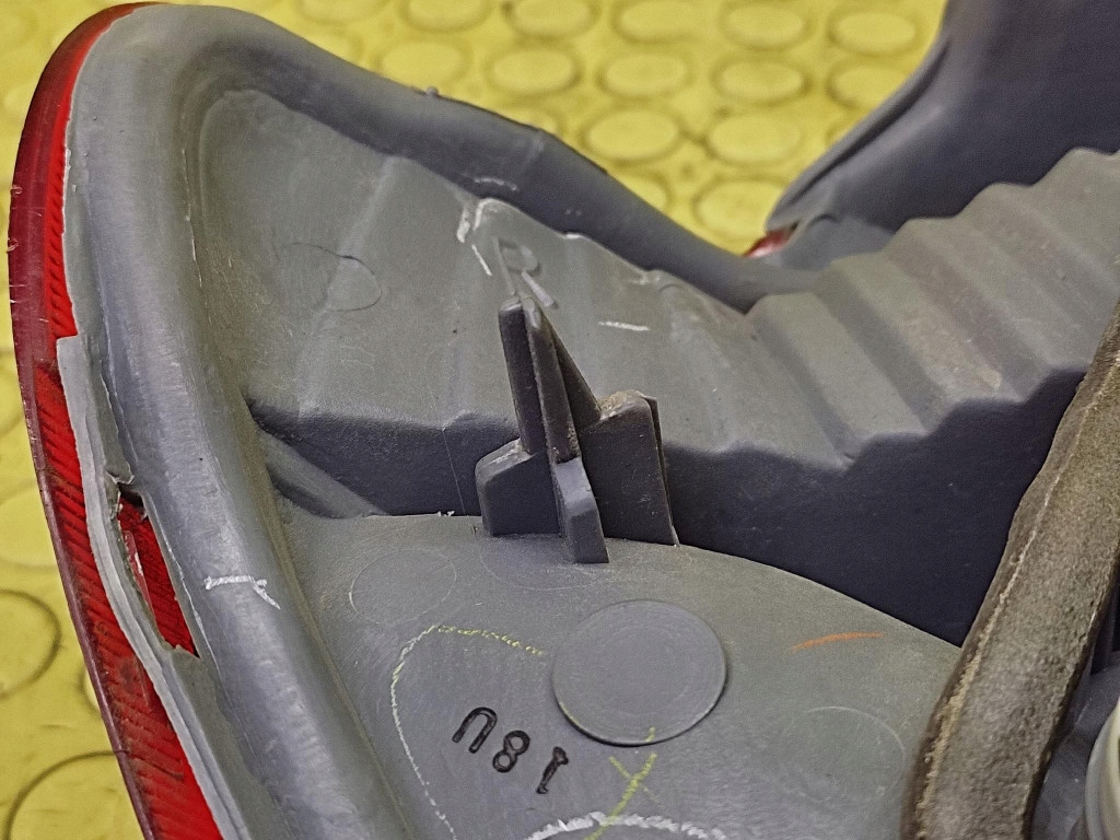 TOYOTA YARIS light right rear part