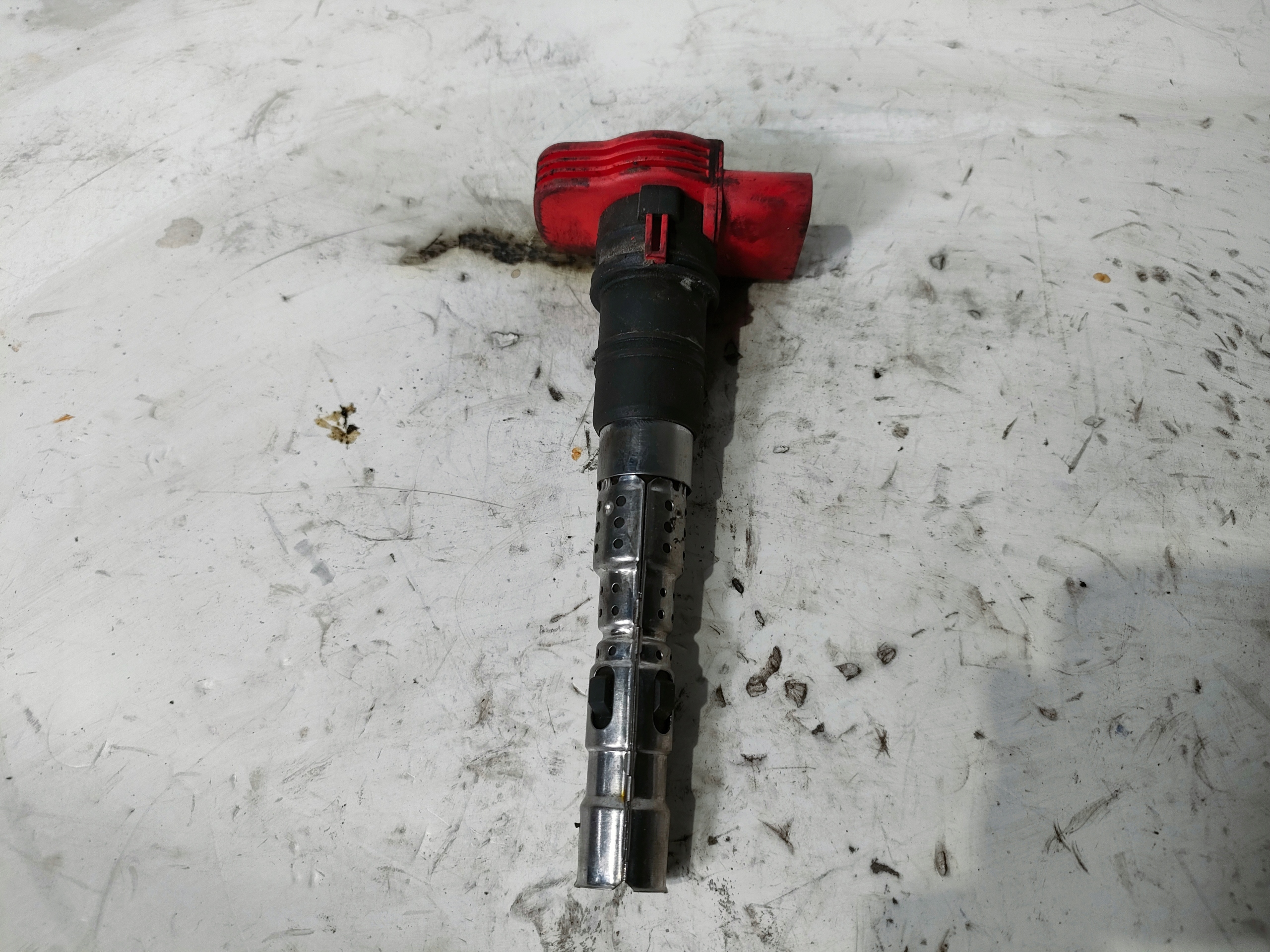 AUDIi A4 S4 B7 8E 8H 3.7 4.2 coil ignition 077905115Q