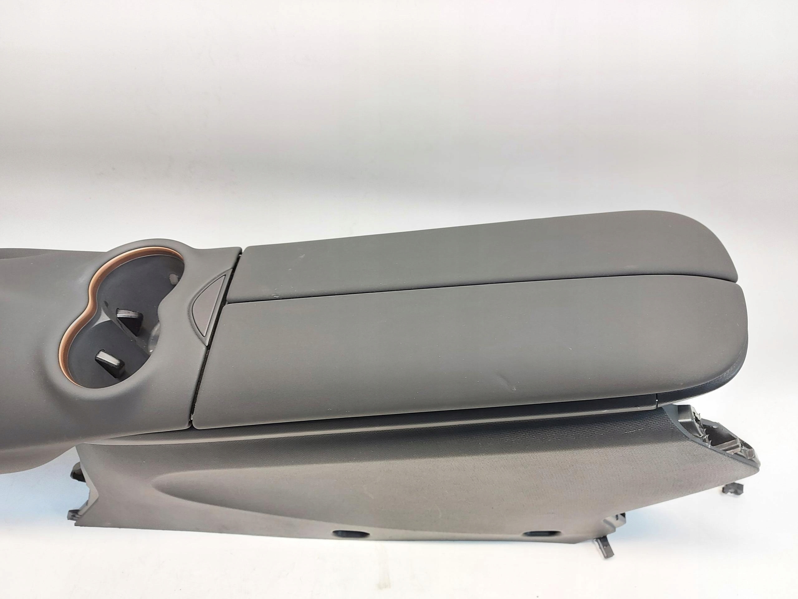 Cupra Tavascan 11H 2025 plato boot rear part rear oryg