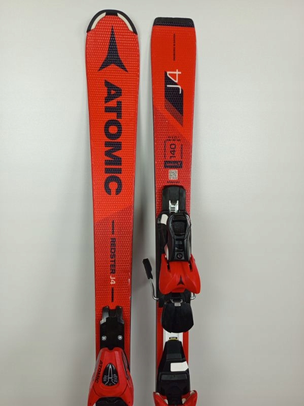 ATOMIC REDSTER J4 スキー 140 ATOMIC REDSTER J4 スキー 140 Atomic Redster J4 Skis + L6 GW