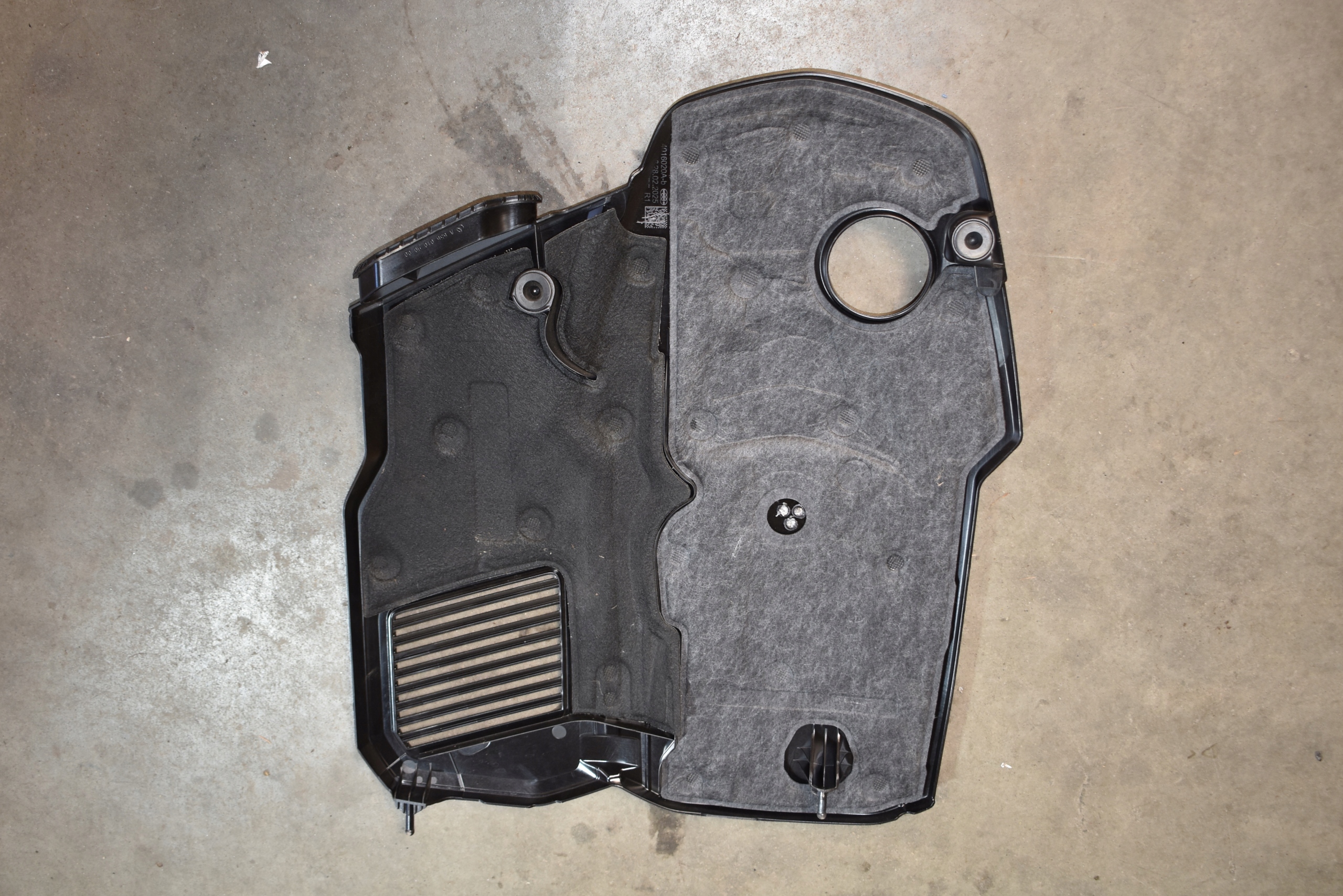 IDEALNA fedél motorfedél MERCEDES W214 1