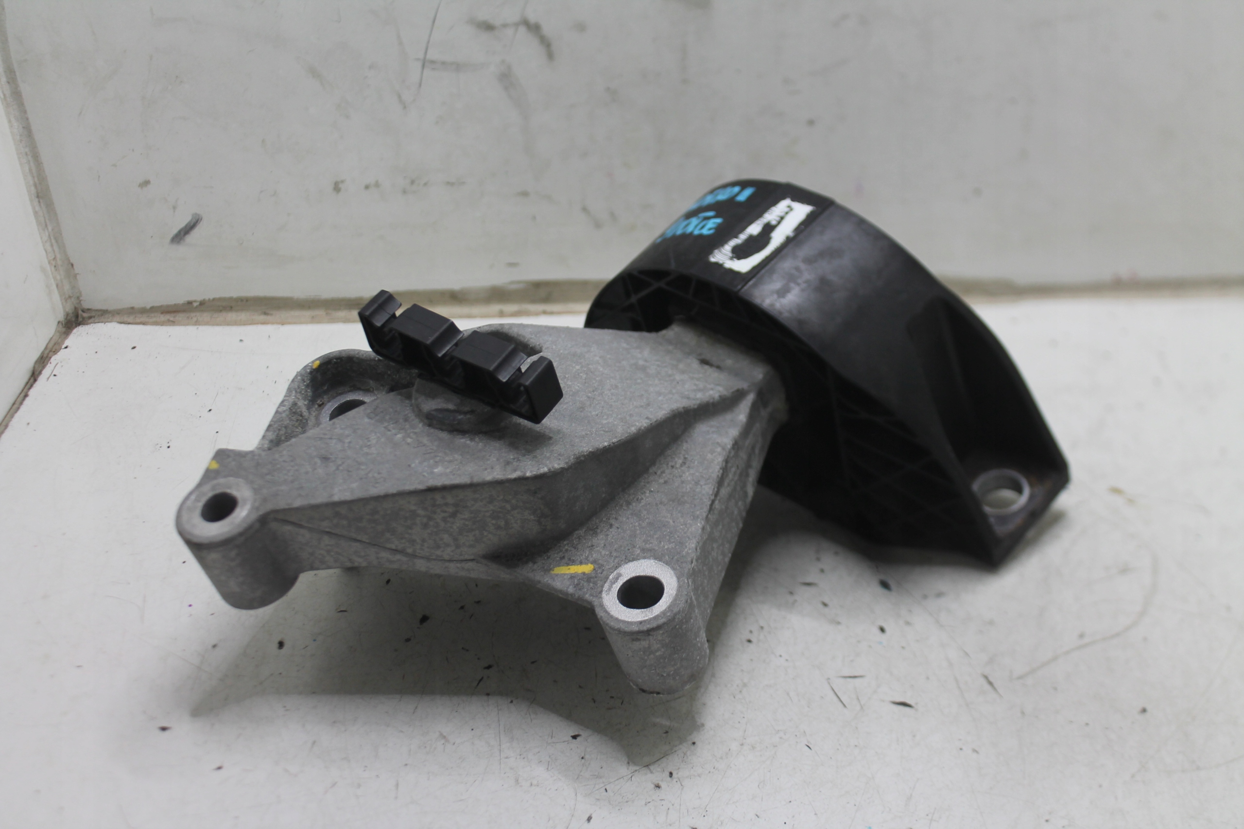 holder engine mount 128445471R DACIA SANDERO II 900 TCE 12-20