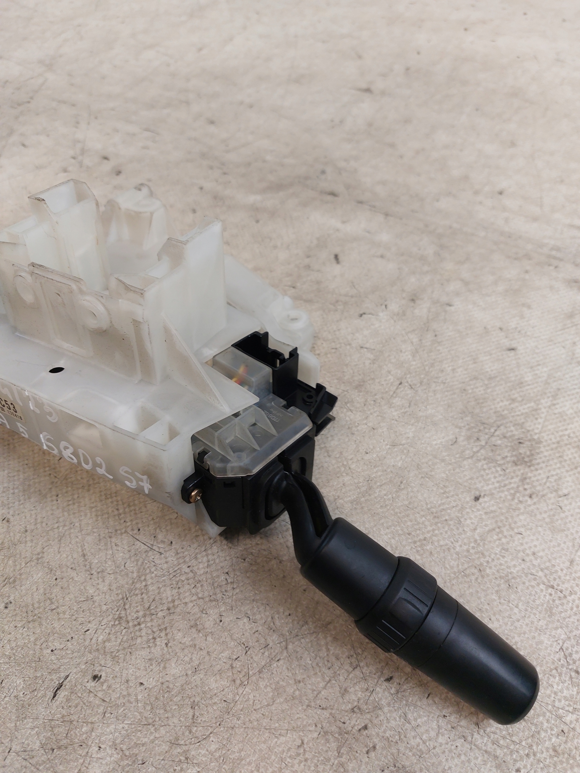 steering wheel levers and controls MAZDA 5