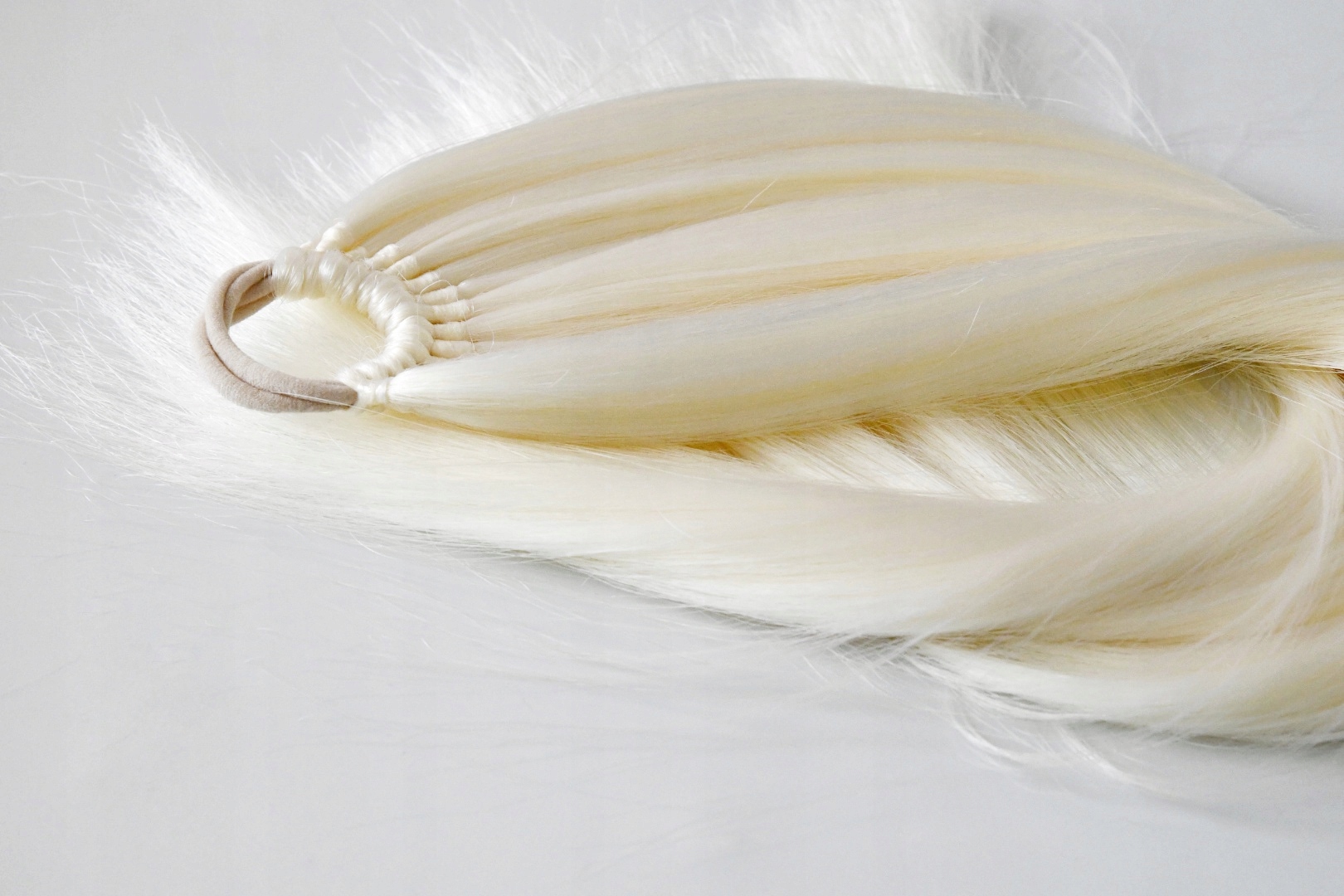 Culík na gumičce, prodloužení culíku Platinový blond L 120g